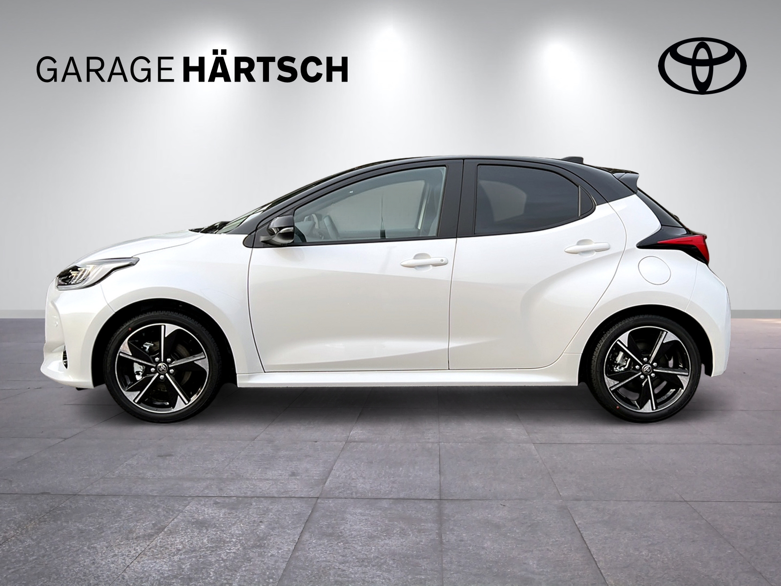 TOYOTA Yaris 1.5 VVT-i HSD Premium-image-1