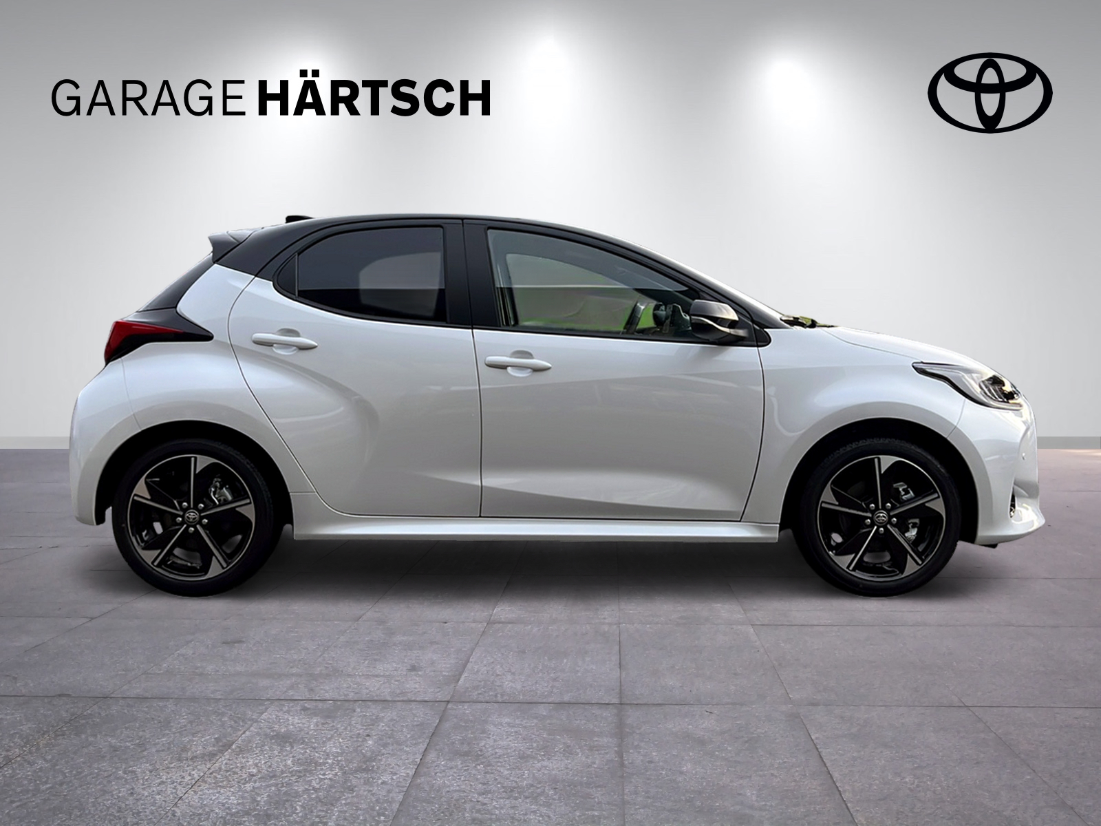 TOYOTA Yaris 1.5 VVT-i HSD Premium-image-7