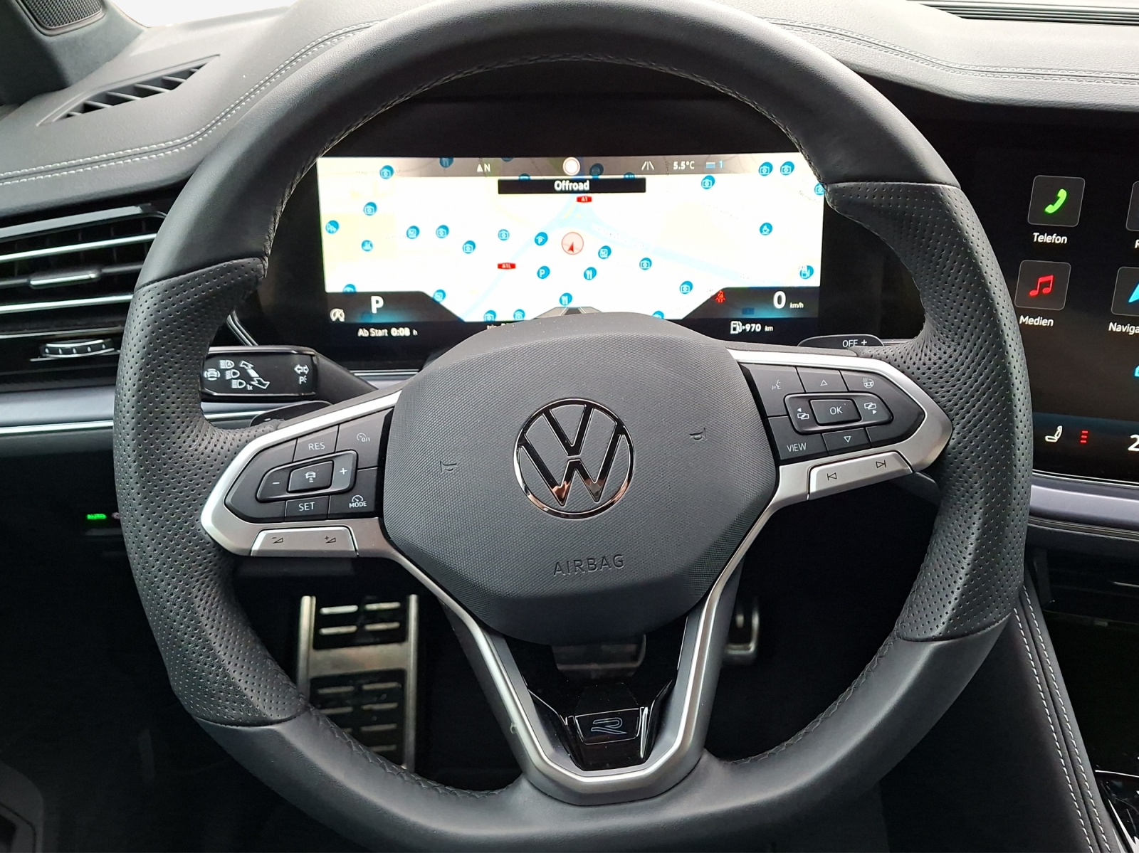 VW Touareg 3.0 TDI R-Line Tiptronic-image-9
