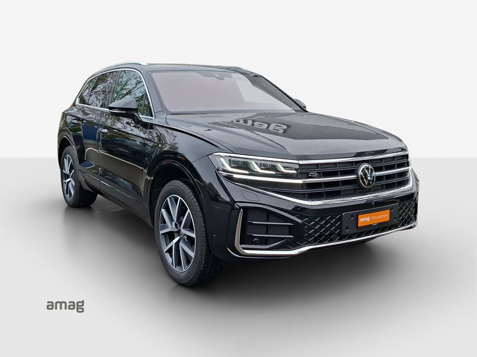 VW Touareg 3.0 TDI R-Line Tiptronic-image-5