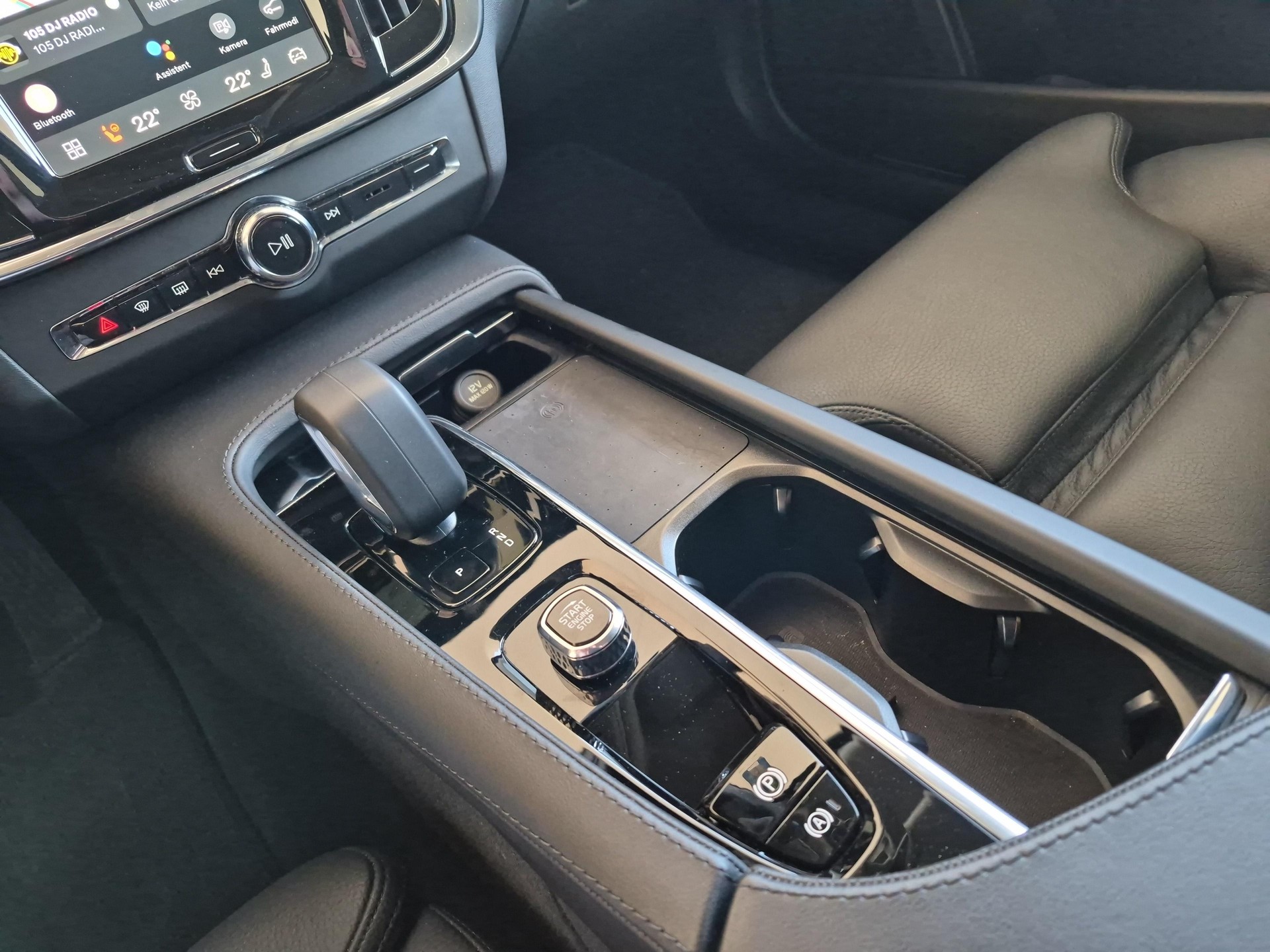 VOLVO V90 Cross Country 2.0 B5 Plus AWD-image-15