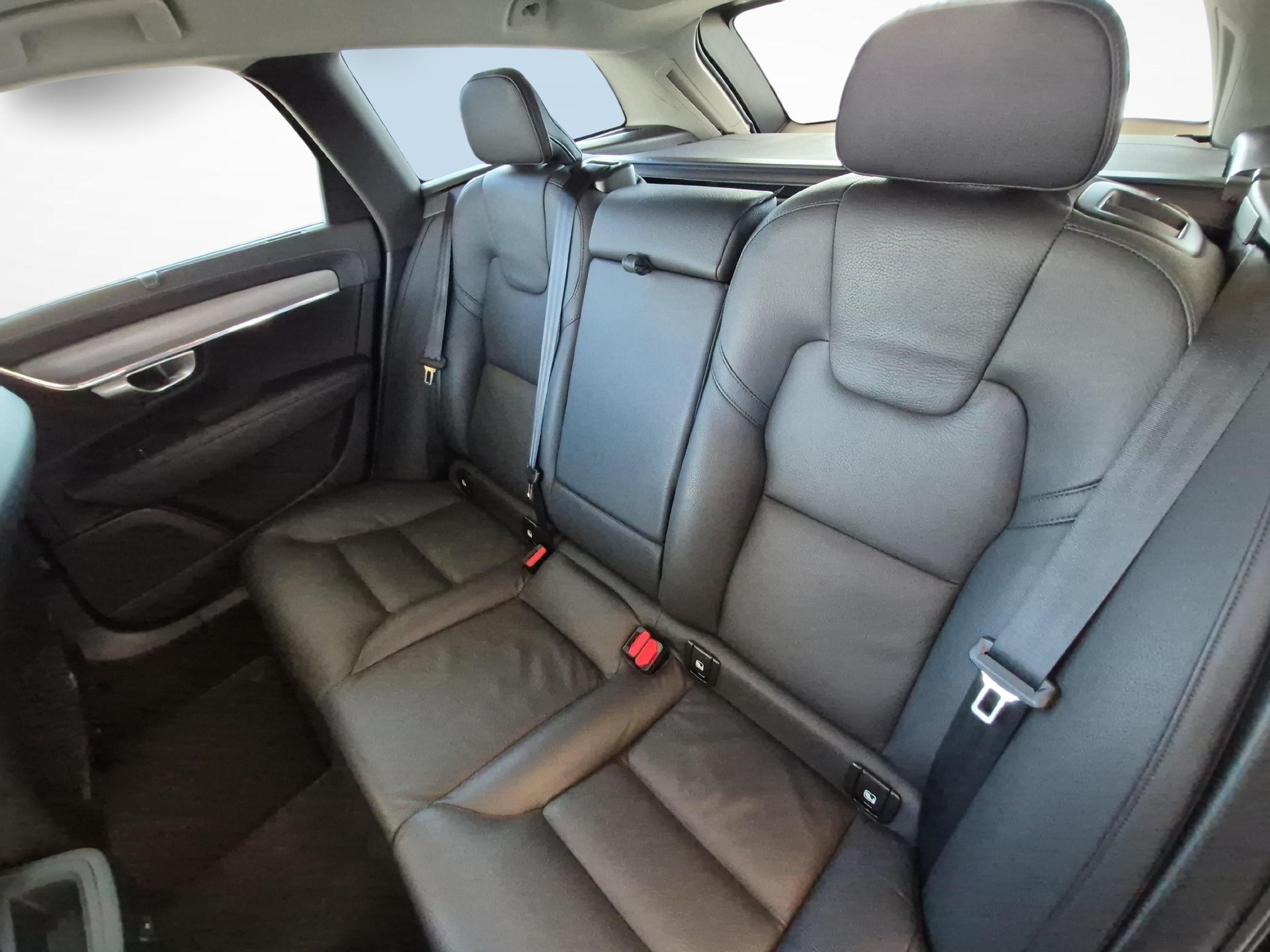 VOLVO V90 Cross Country 2.0 B5 Plus AWD-image-10
