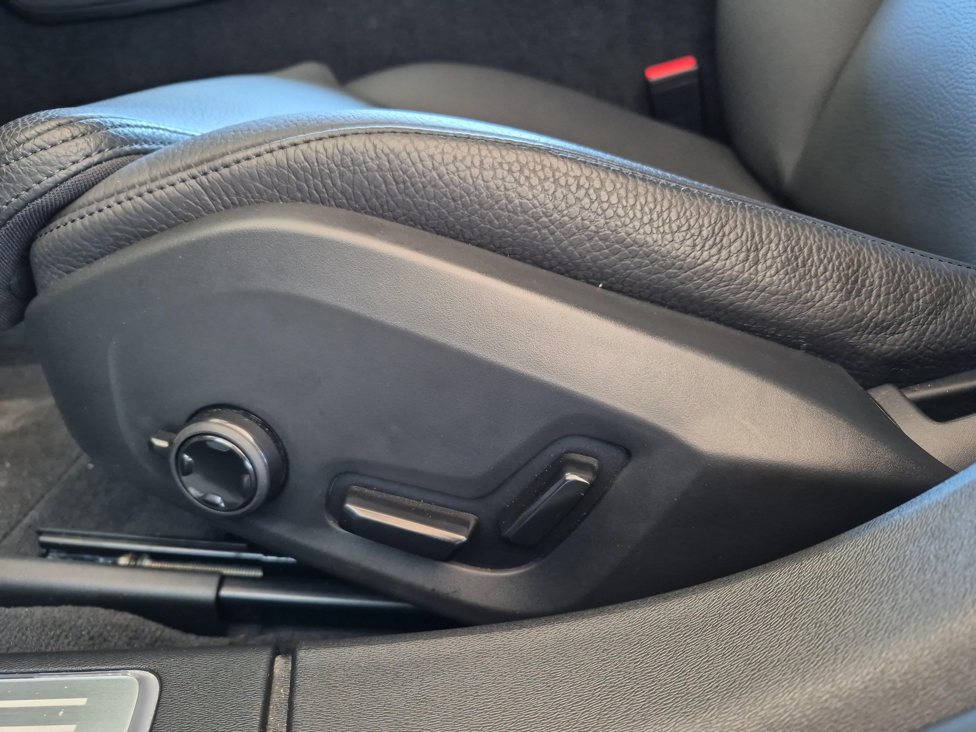 VOLVO V90 Cross Country 2.0 B5 Plus AWD-image-16