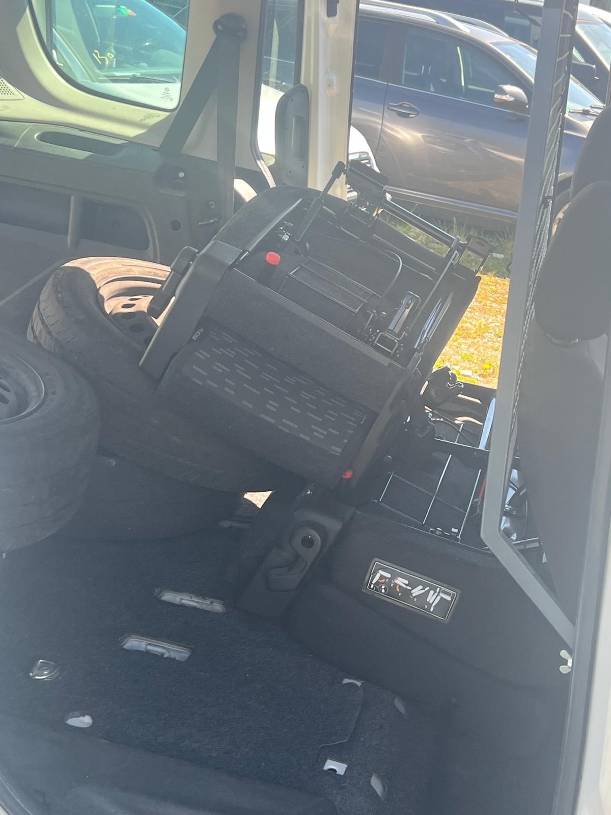 OPEL Combo 1.4i 2.2 L1H1-image-10