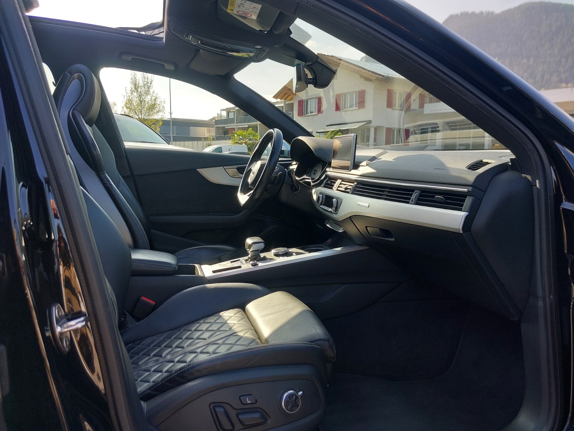 AUDI S4 Avant 3.0 TFSI quattro tiptronic-image-5