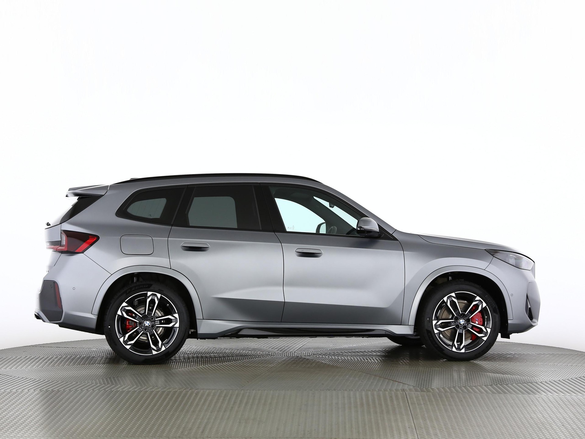 BMW iX1 30 xDrive-image-22
