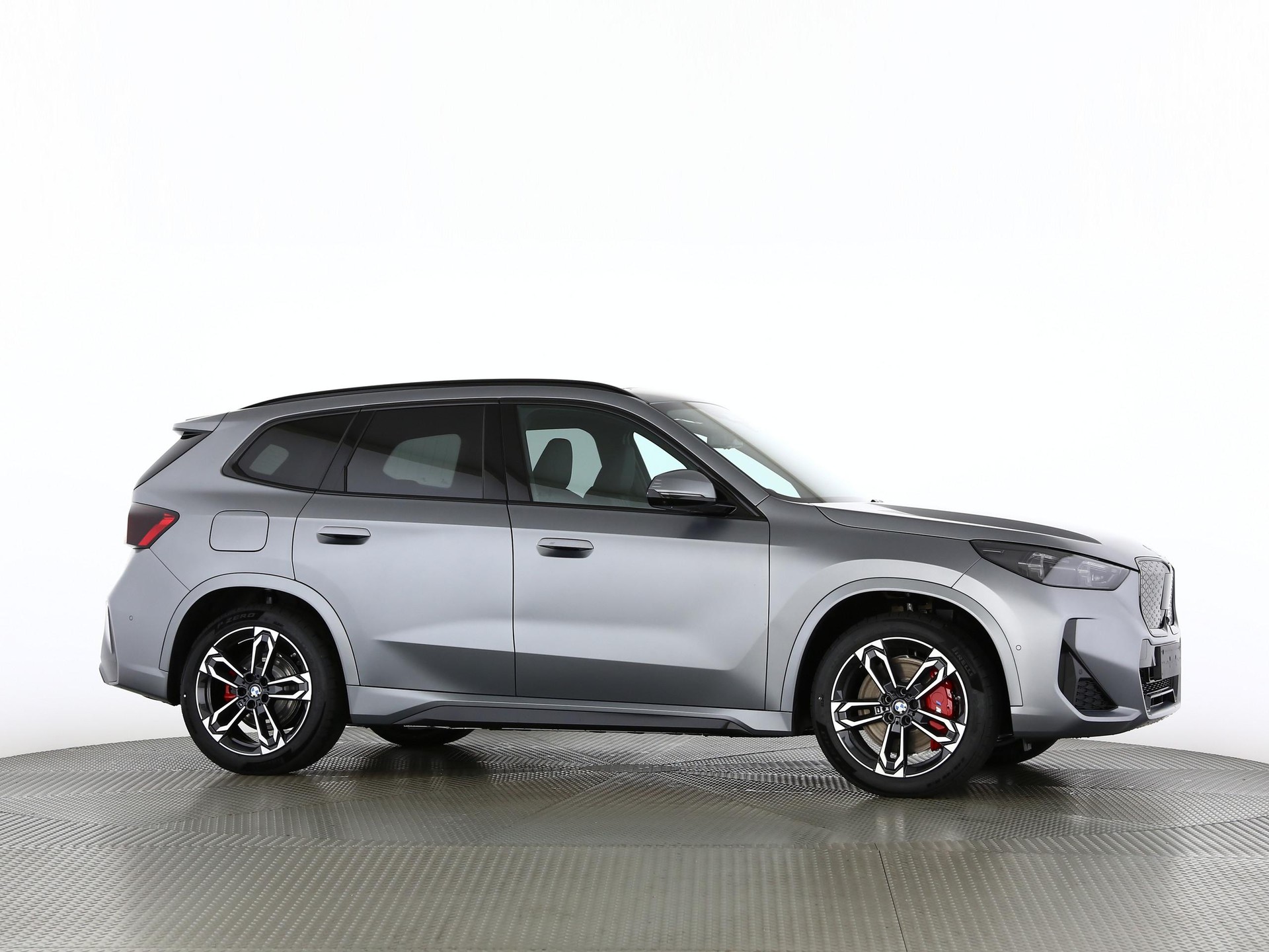 BMW iX1 30 xDrive-image-24
