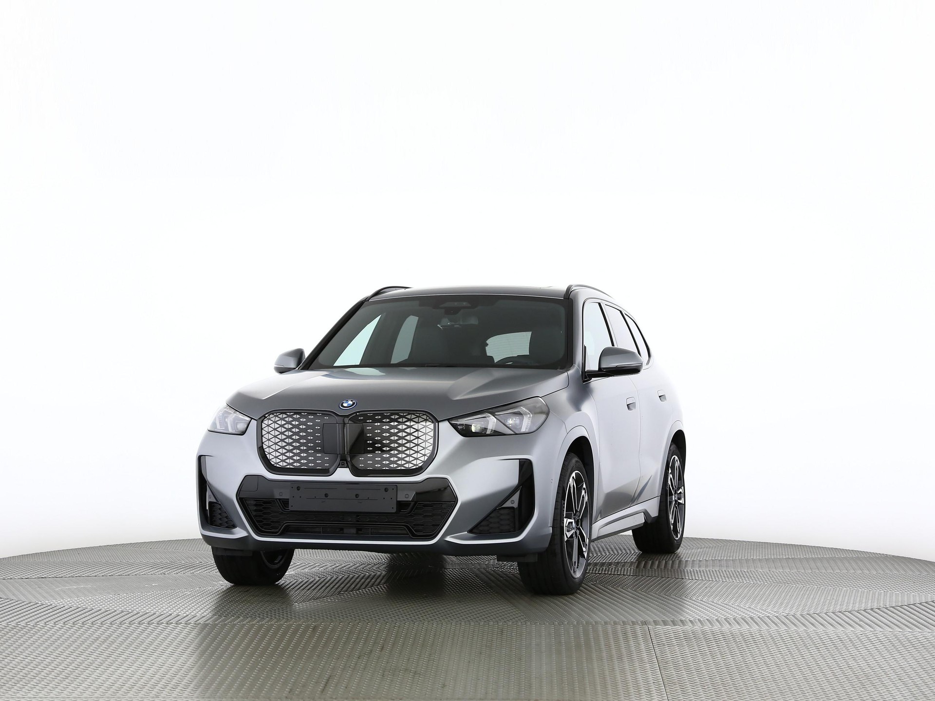 BMW iX1 30 xDrive-image-6