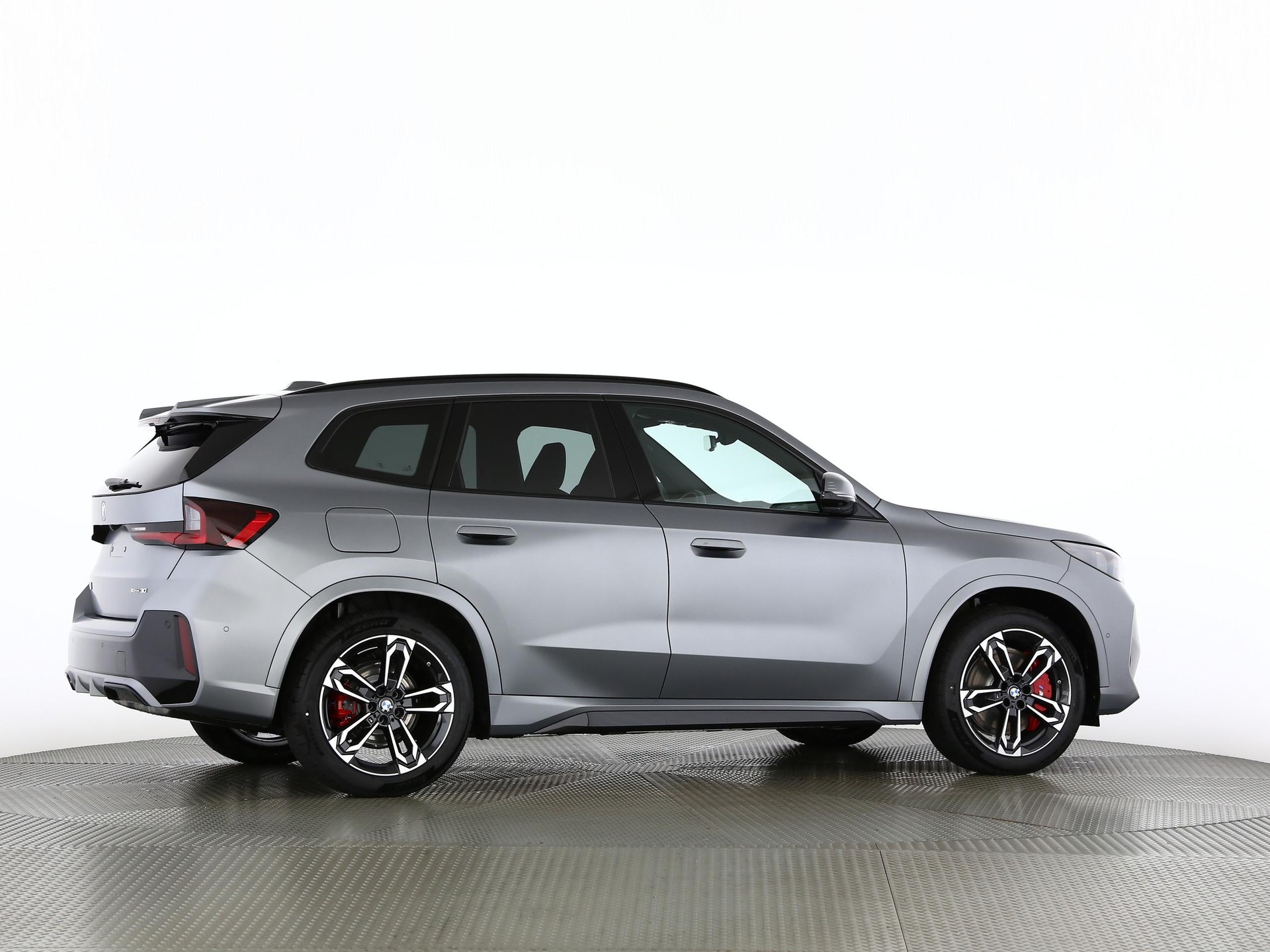 BMW iX1 30 xDrive-image-21