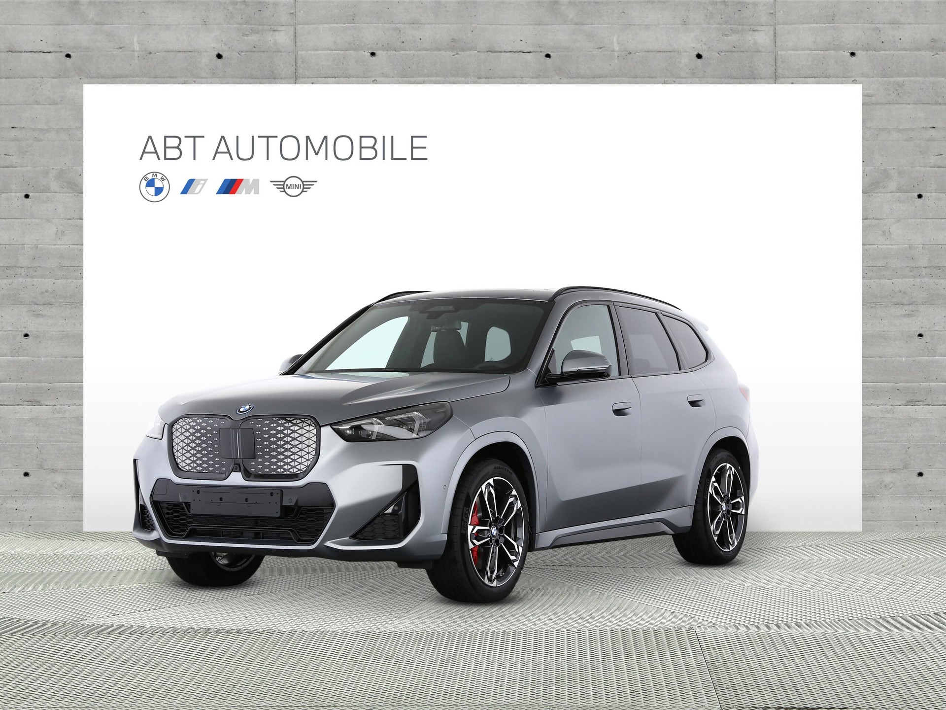BMW iX1 30 xDrive-image-0