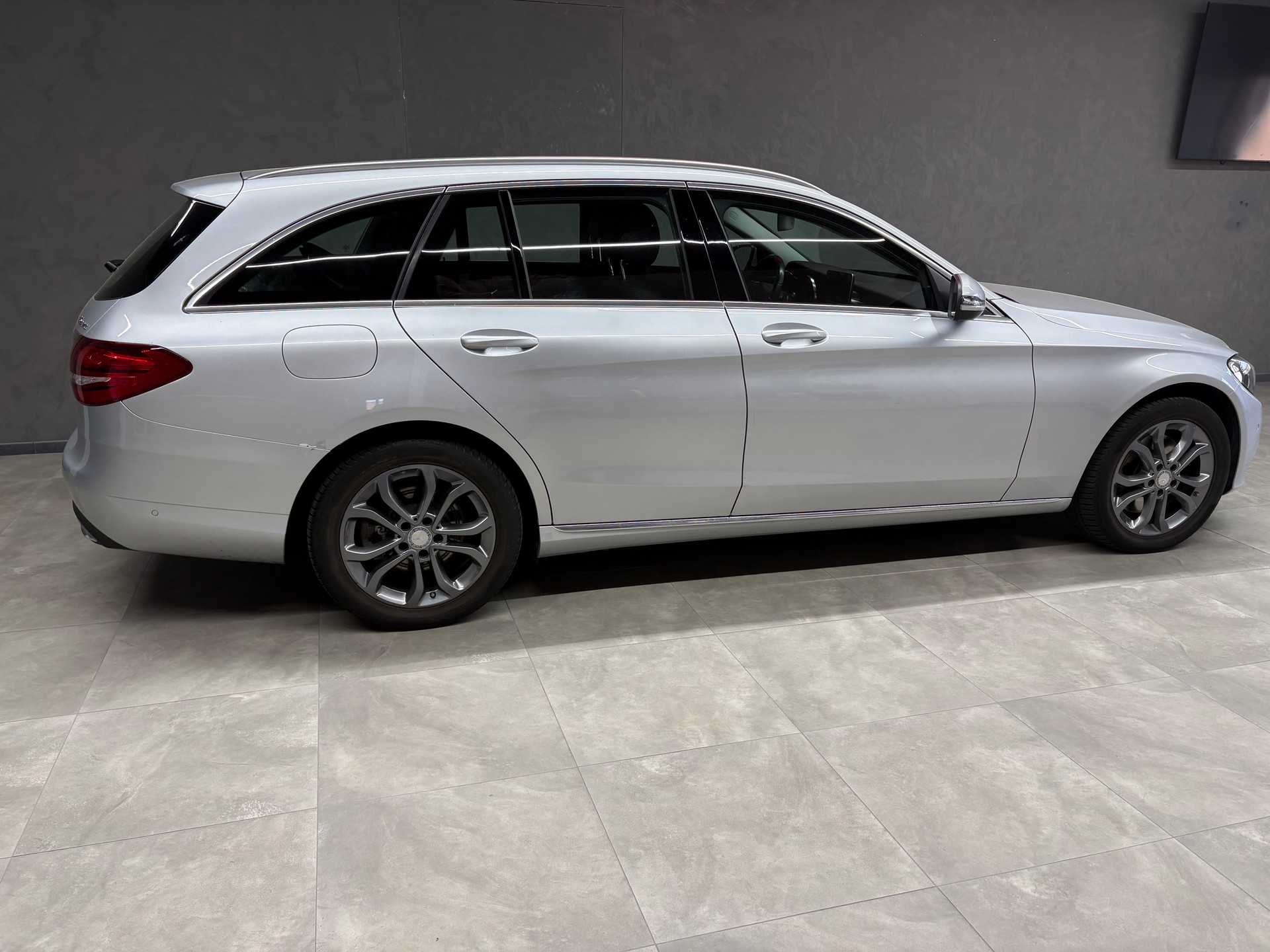 MERCEDES-BENZ C 250 BlueTEC Avantgarde 4Matic 7G-Tronic-image-3