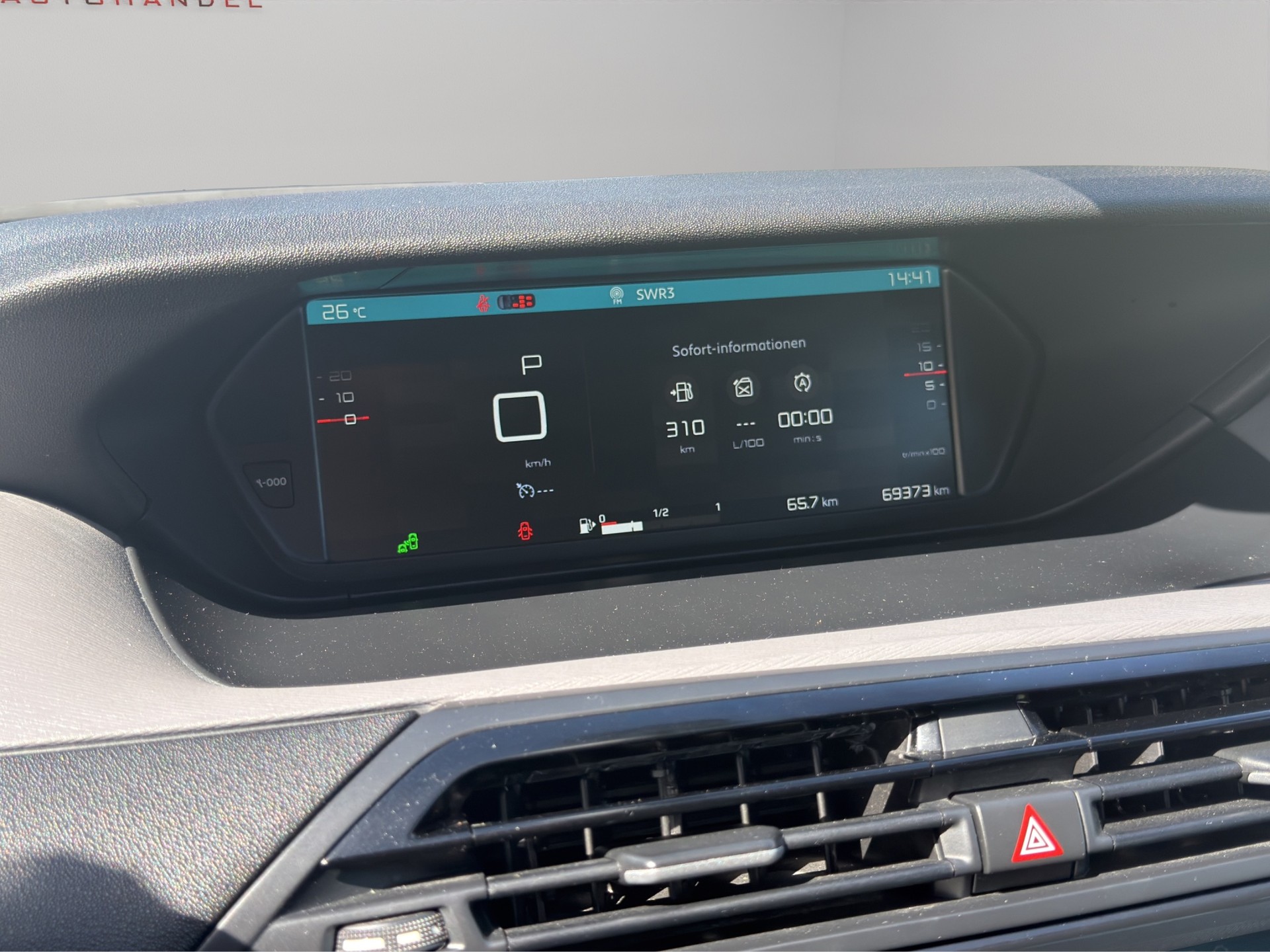 CITROEN Grand C4 Spacetourer 1.5 BlueHDi Shine EAT8-image-14