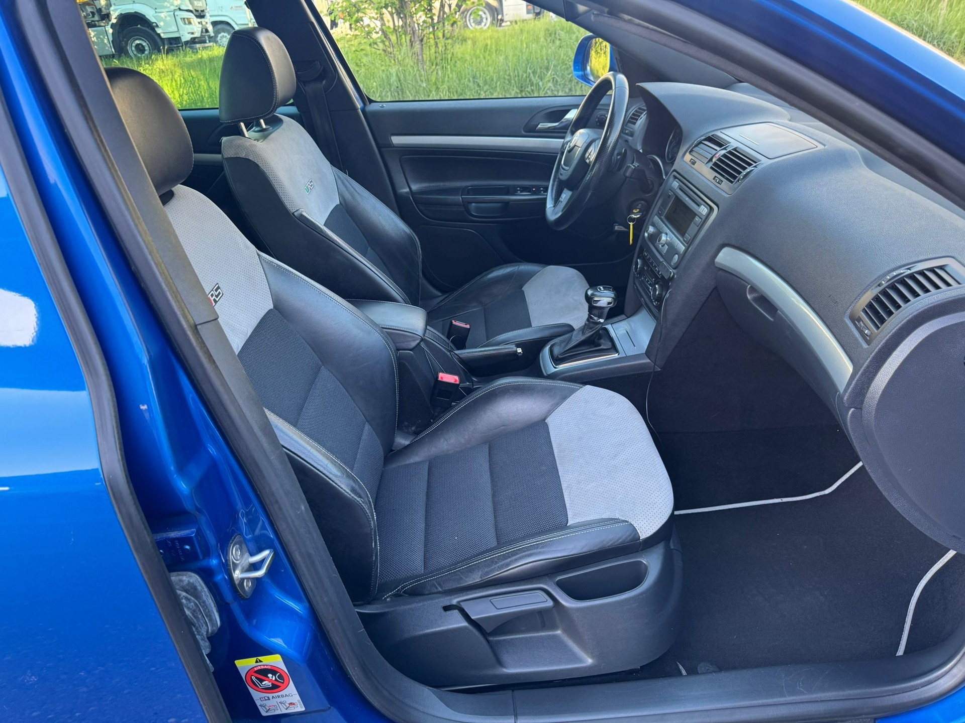 SKODA Octavia Combi 2.0 TSI RS DSG-image-9