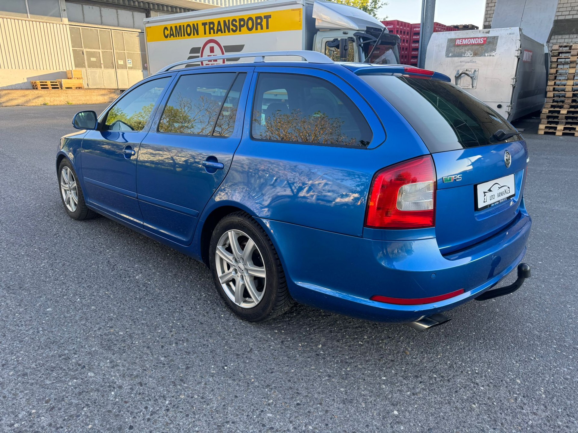 SKODA Octavia Combi 2.0 TSI RS DSG-image-3