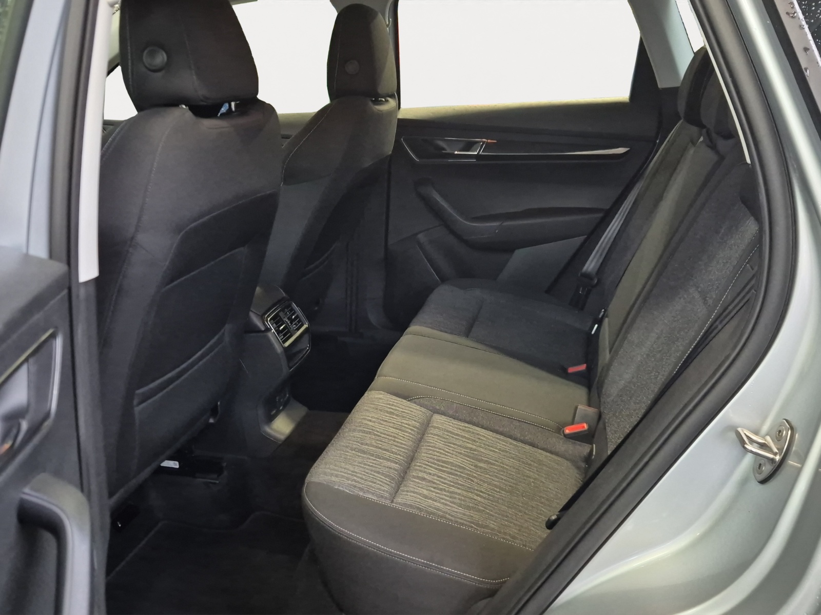SKODA Karoq 2.0 TDI CR Ambition 4x4 DSG-image-10