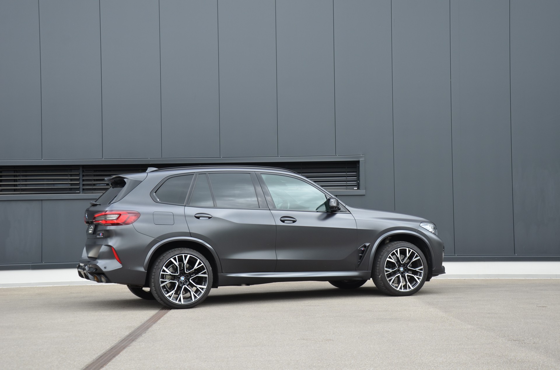 BMW X5M Competition Steptronic Competition-showroom-element-3