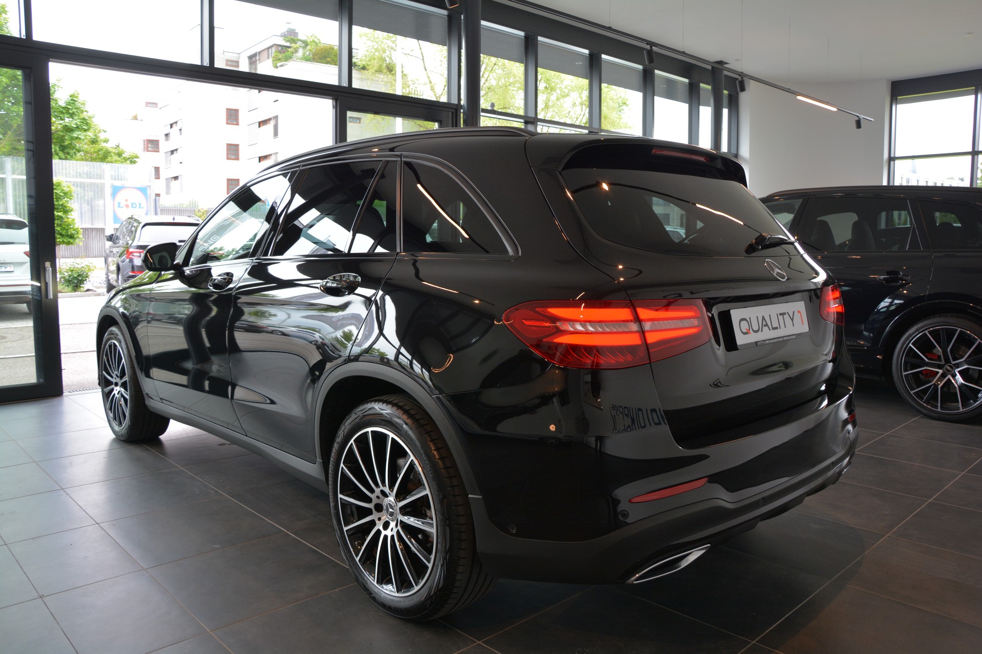 MERCEDES-BENZ GLC 250 d AMG Line 4Matic 9G-Tronic-image-3