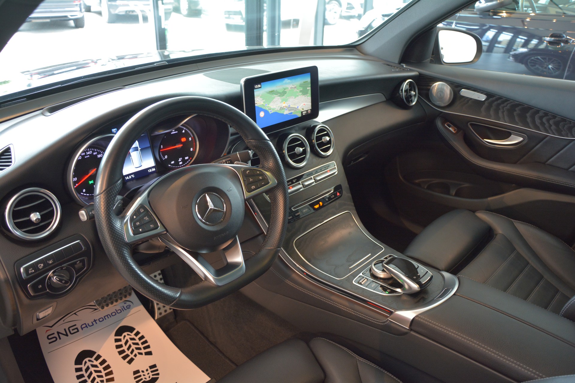 MERCEDES-BENZ GLC 250 d AMG Line 4Matic 9G-Tronic-image-9