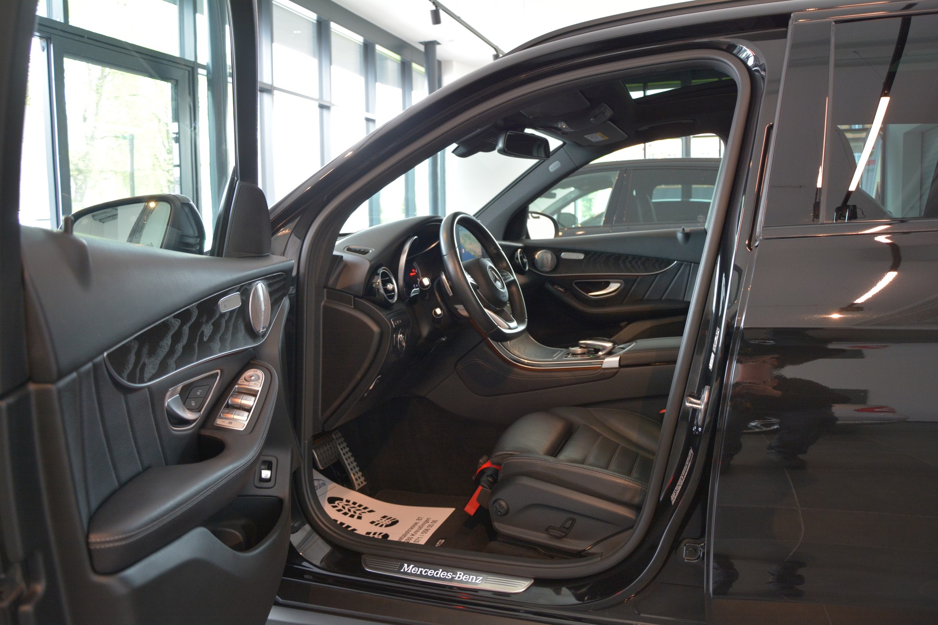 MERCEDES-BENZ GLC 250 d AMG Line 4Matic 9G-Tronic-image-8