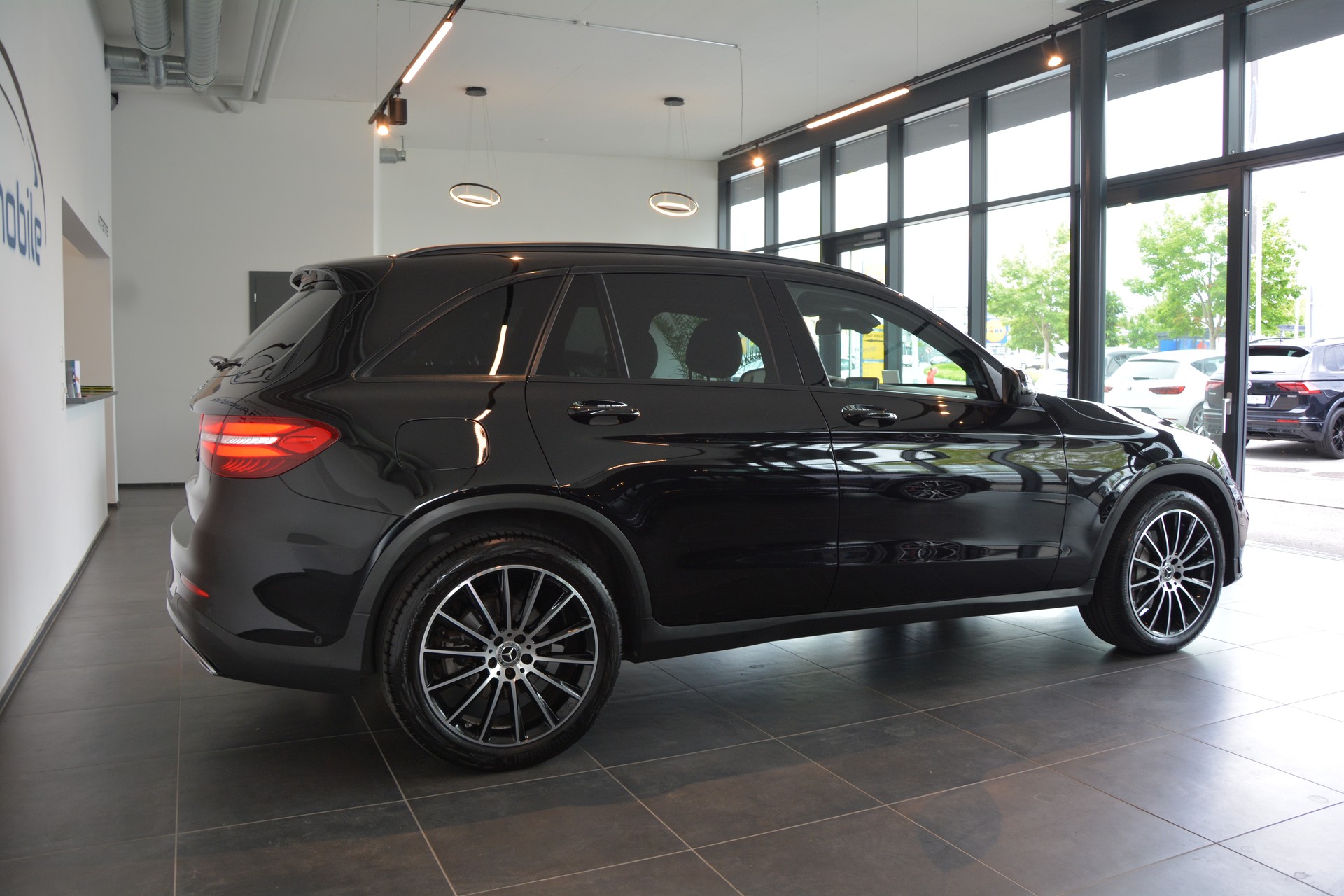 MERCEDES-BENZ GLC 250 d AMG Line 4Matic 9G-Tronic-image-6