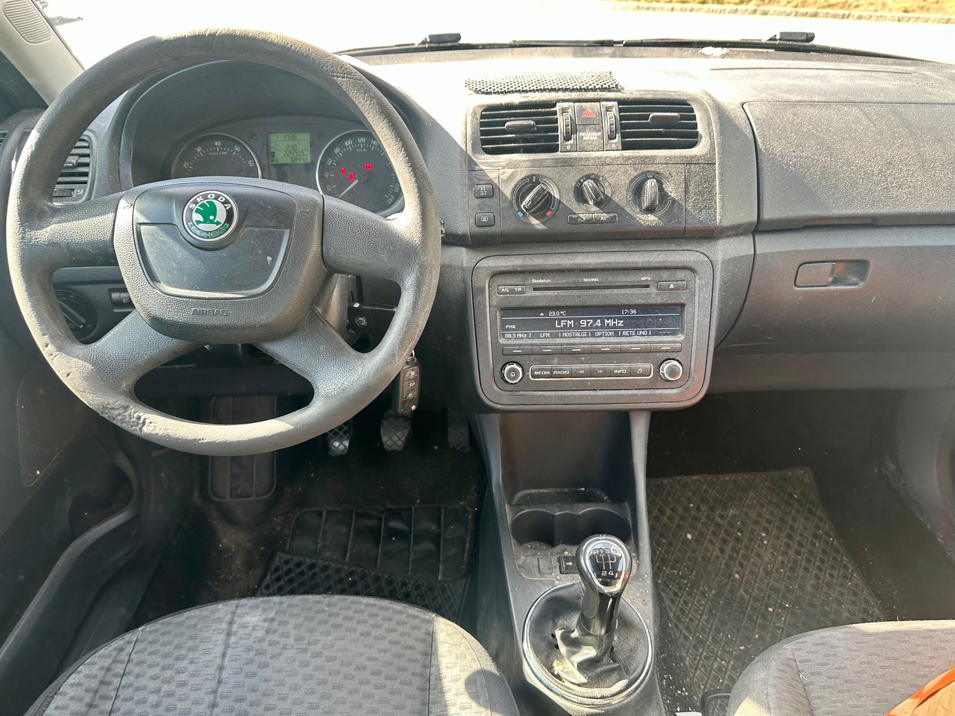 SKODA Fabia 1.2 TSI Ambition-image-8