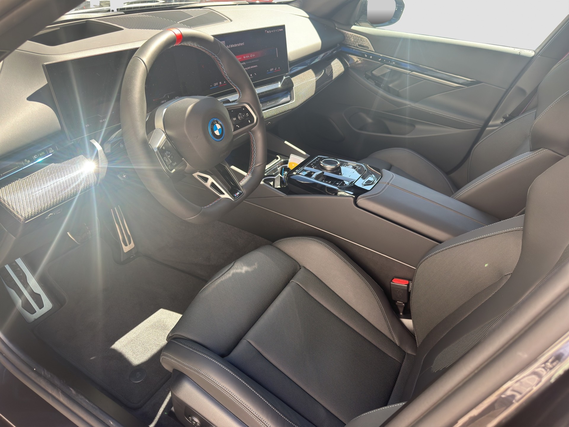BMW i5 M60 xDrive M Sport Pro-image-9