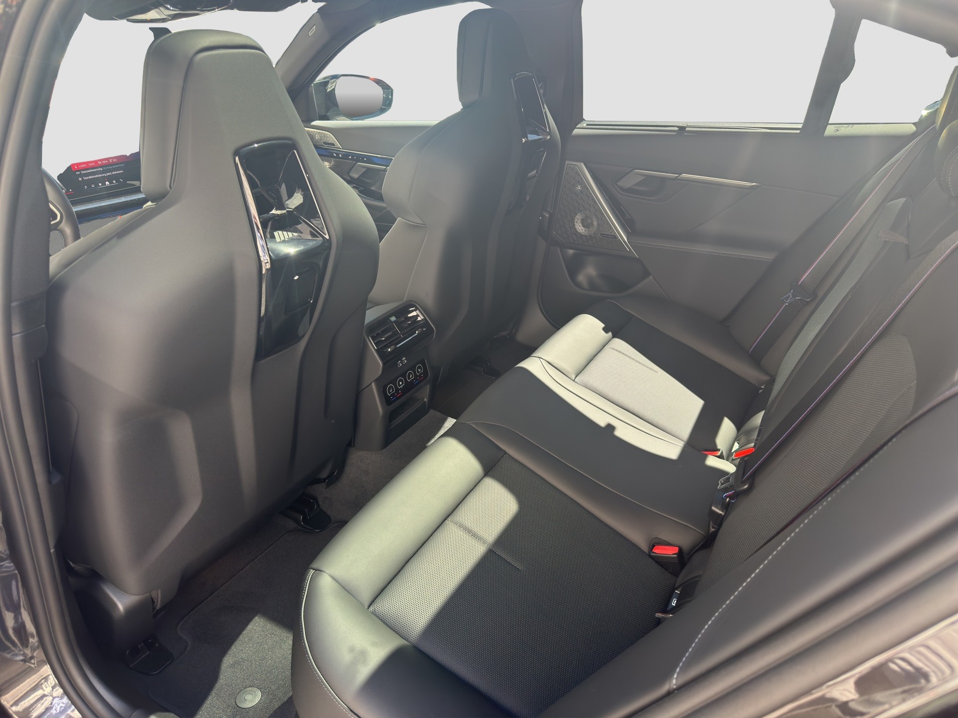 BMW i5 M60 xDrive M Sport Pro-image-10