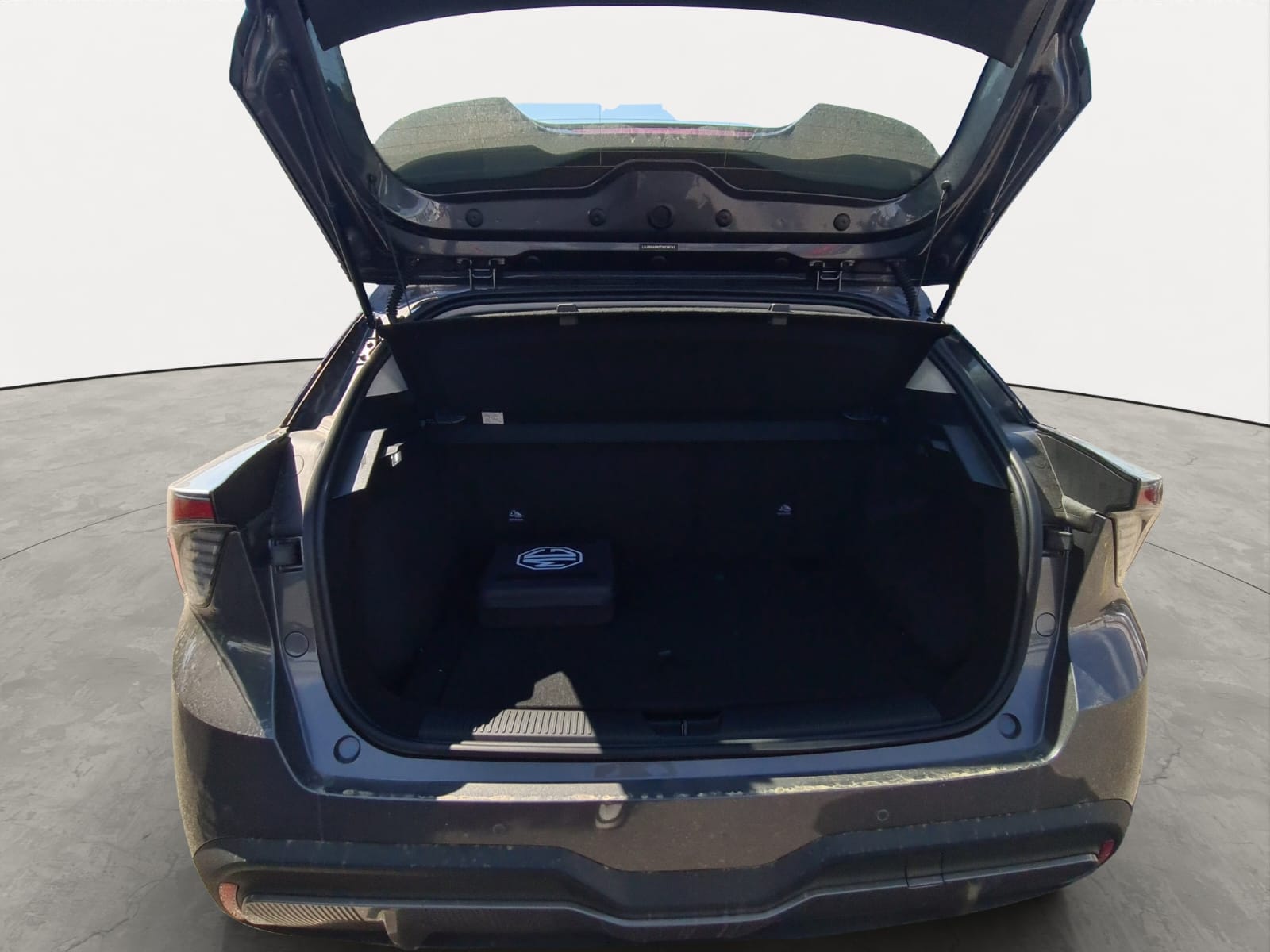 MG 4 EV 64kWh Premium Facelift-image-8