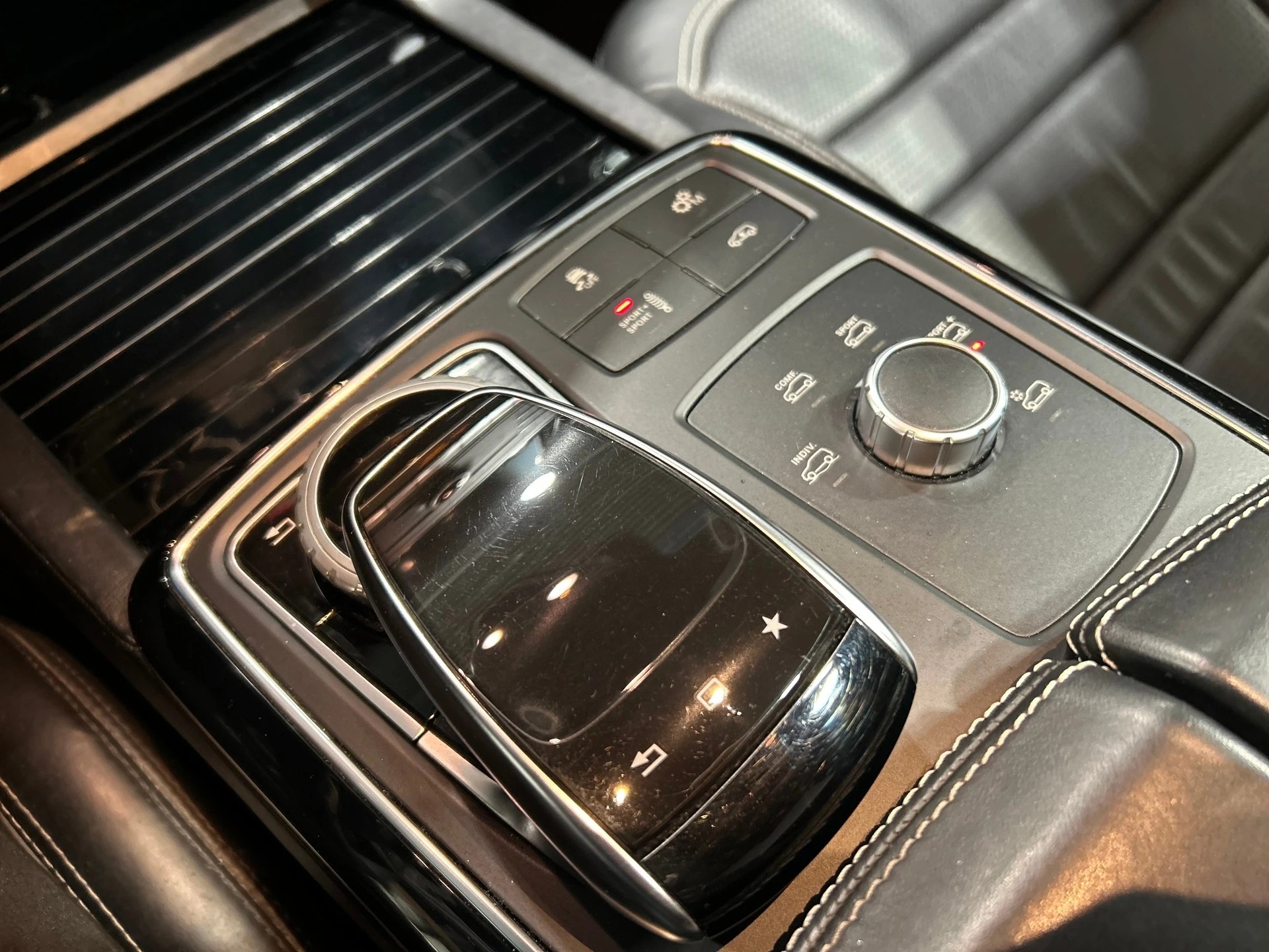 MERCEDES-BENZ GLE 63 V8 S AMG Coupé-image-12