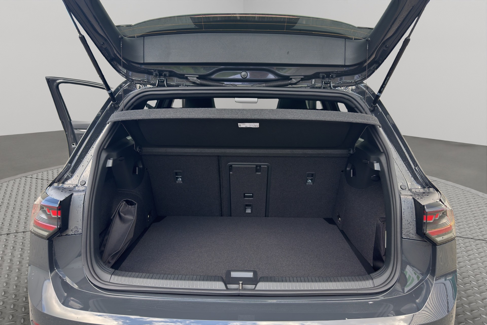 VW Golf 2.0 TSI R-Line DSG 4 Motion-image-10