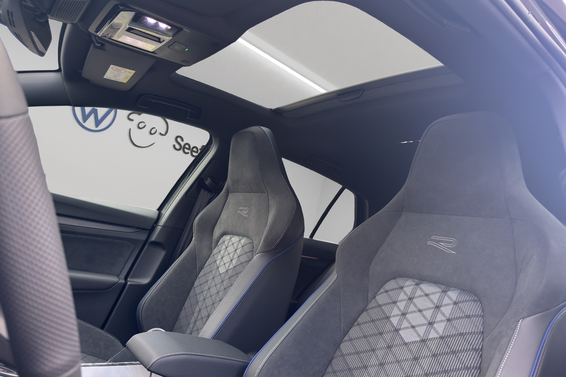 VW Golf 2.0 TSI R-Line DSG 4 Motion-image-9