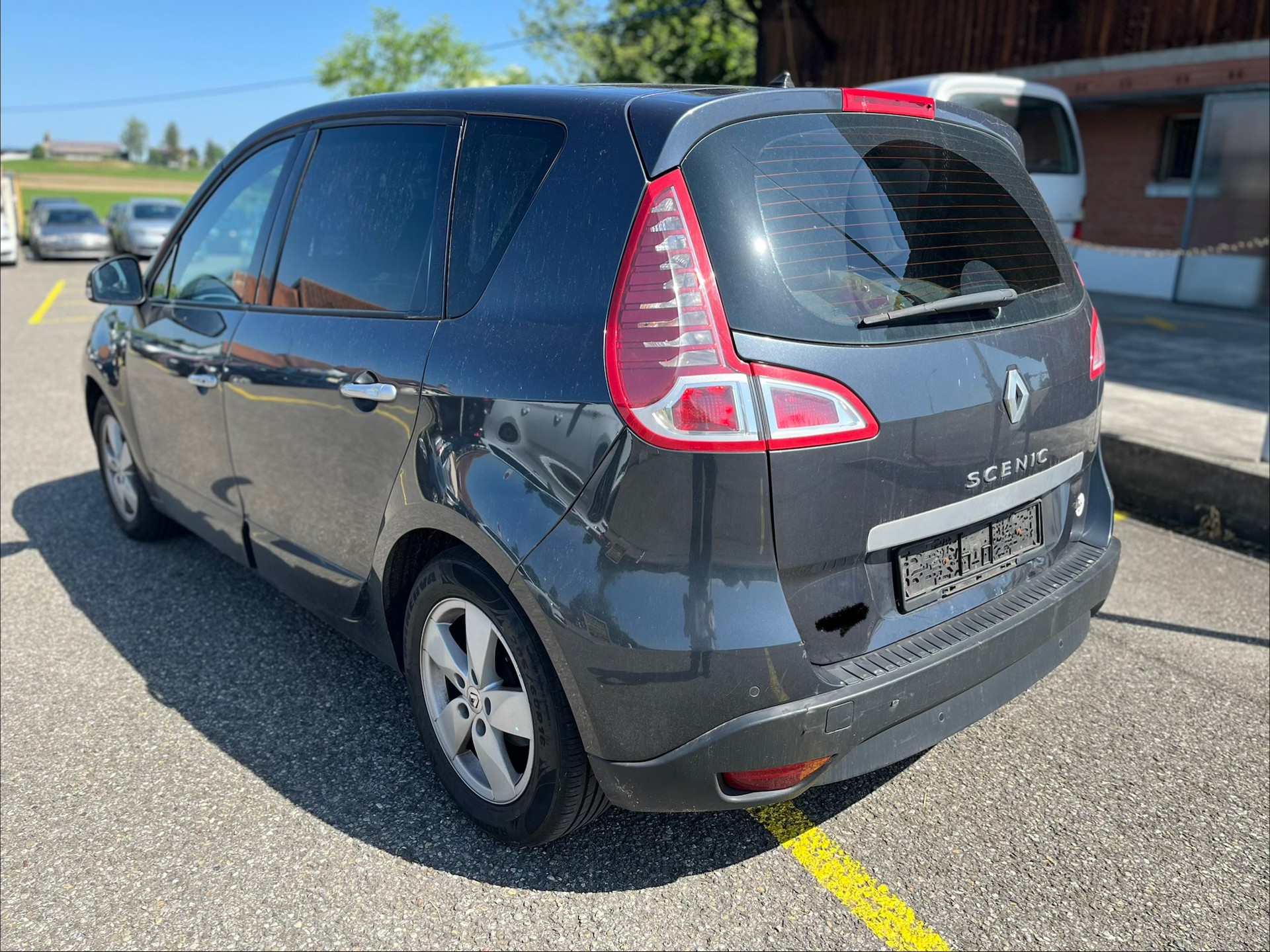 RENAULT 1,4i Benzin Mfk 11/2025 Euro B04-image-3