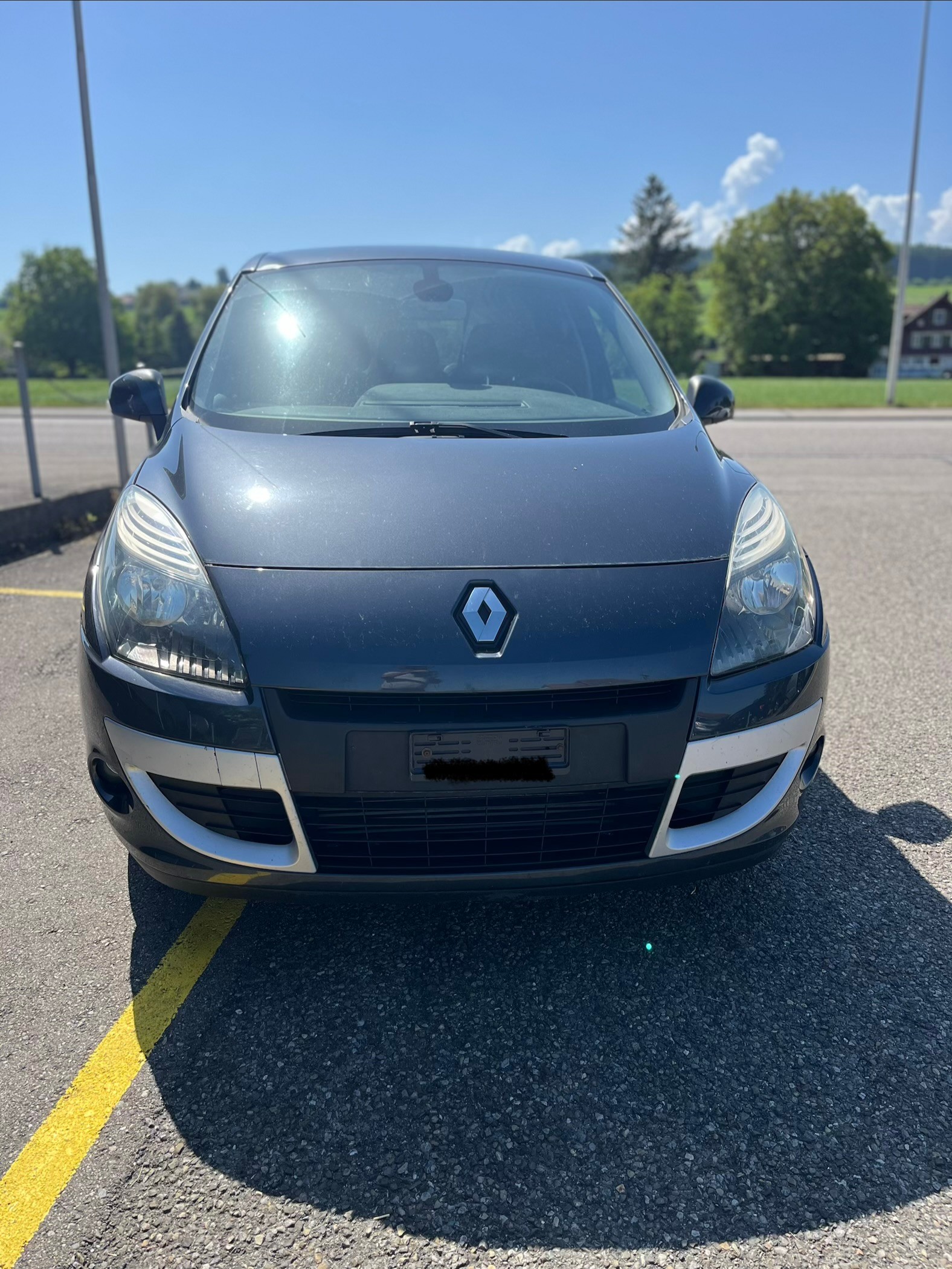 RENAULT 1,4i Benzin Mfk 11/2025 Euro B04-image-0