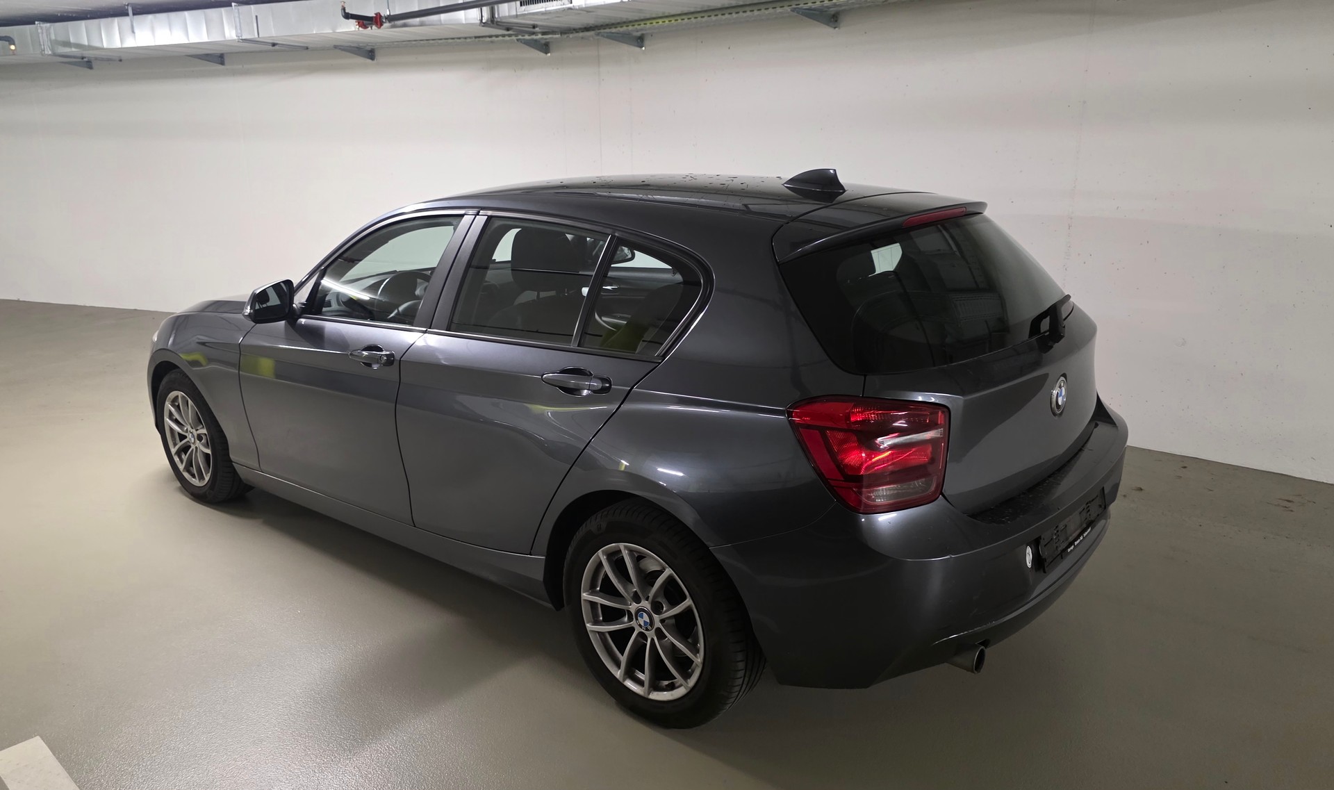 BMW 118d Urban Line Steptronic-image-2