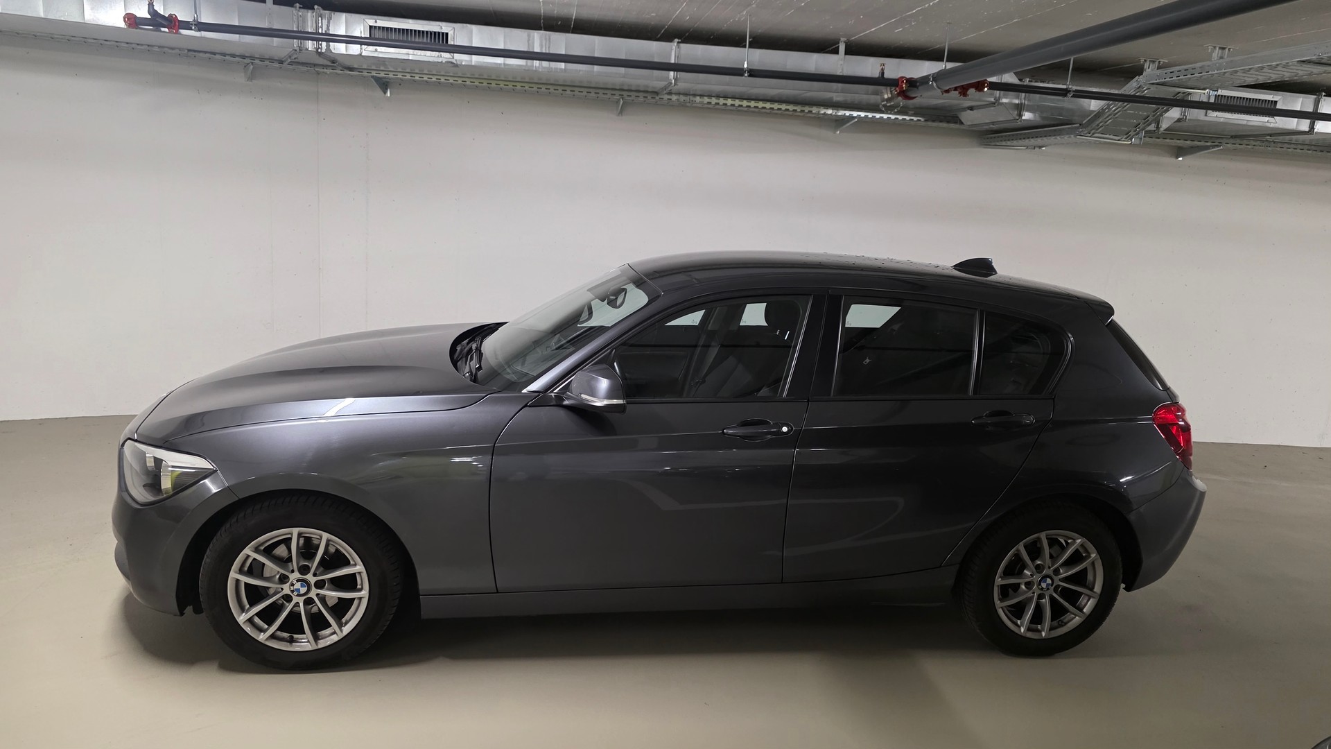 BMW 118d Urban Line Steptronic-image-1