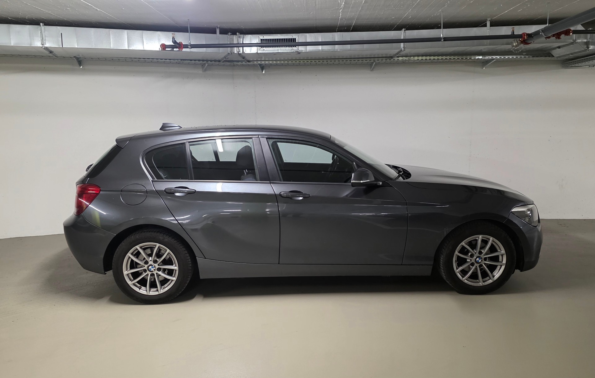 BMW 118d Urban Line Steptronic-image-4