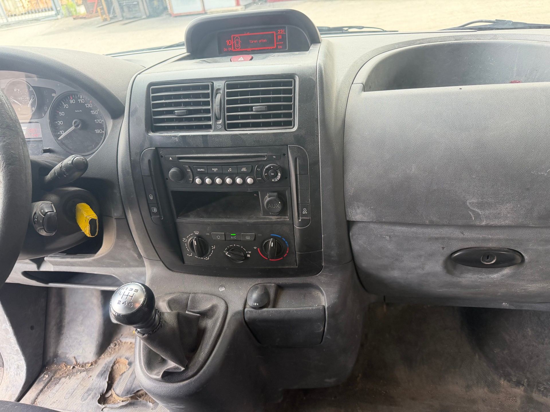 PEUGEOT Expert 2.0 HDi 227 L1H1-image-7