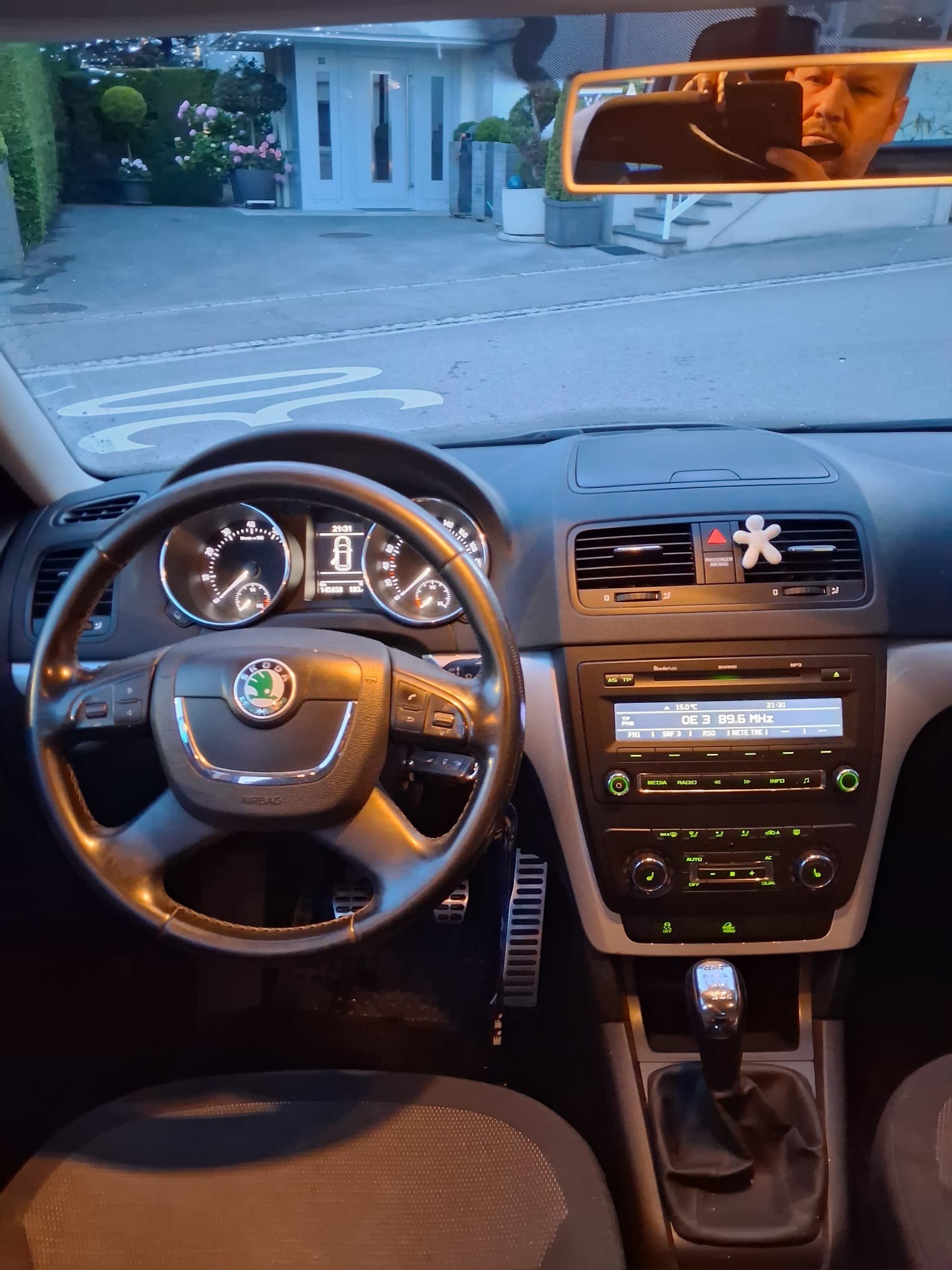 SKODA 1.8 TSI Ambition 4x4-image-3