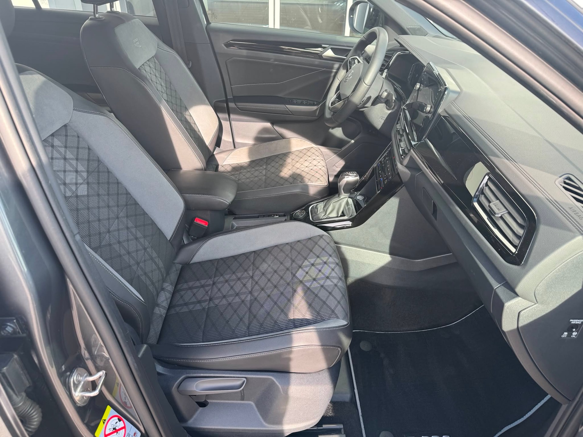 VW T-Roc 2.0 TDI SCR R-Line 4Motion DSG-image-2