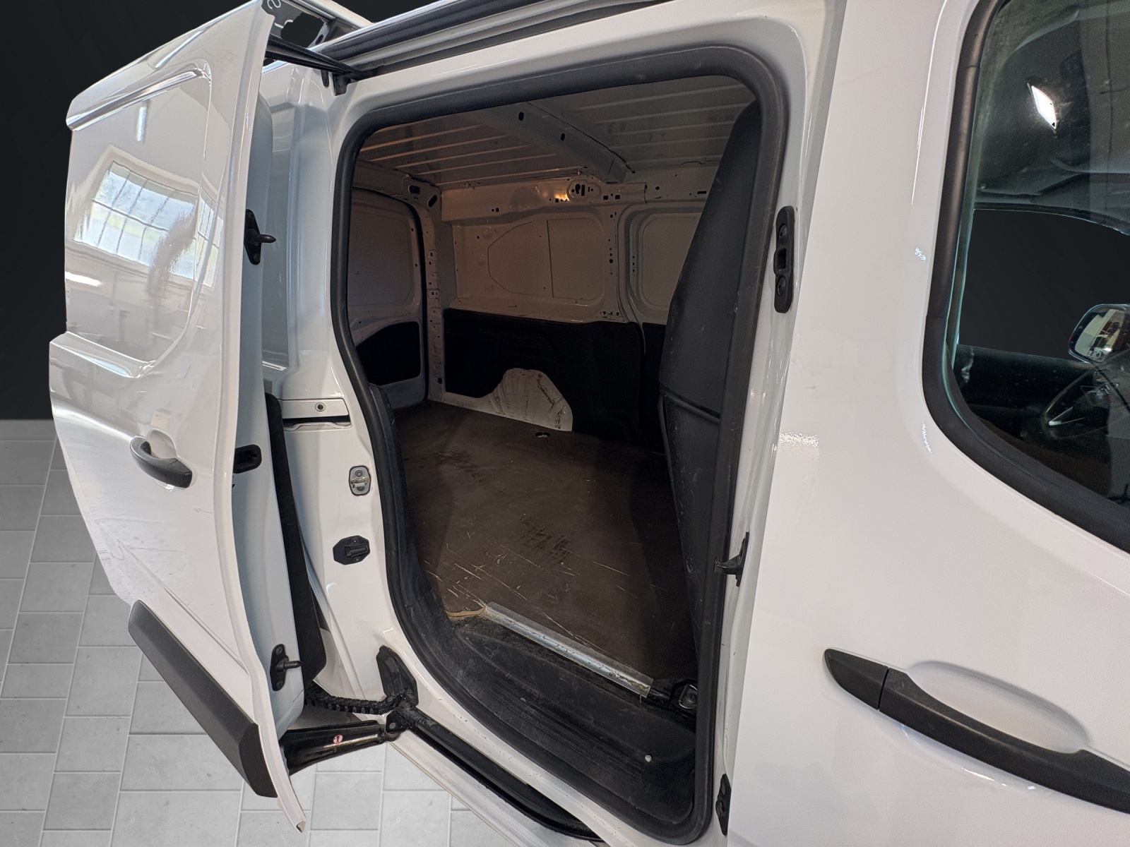 OPEL Combo F 1.2 XHL Cargo Essentia start/stop Long-image-13