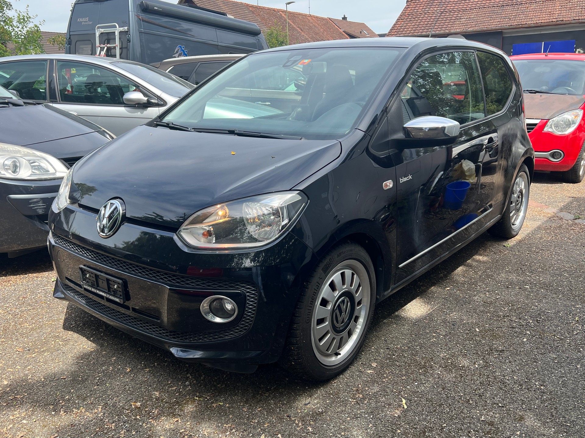VW Up 1.0 black up-image-0