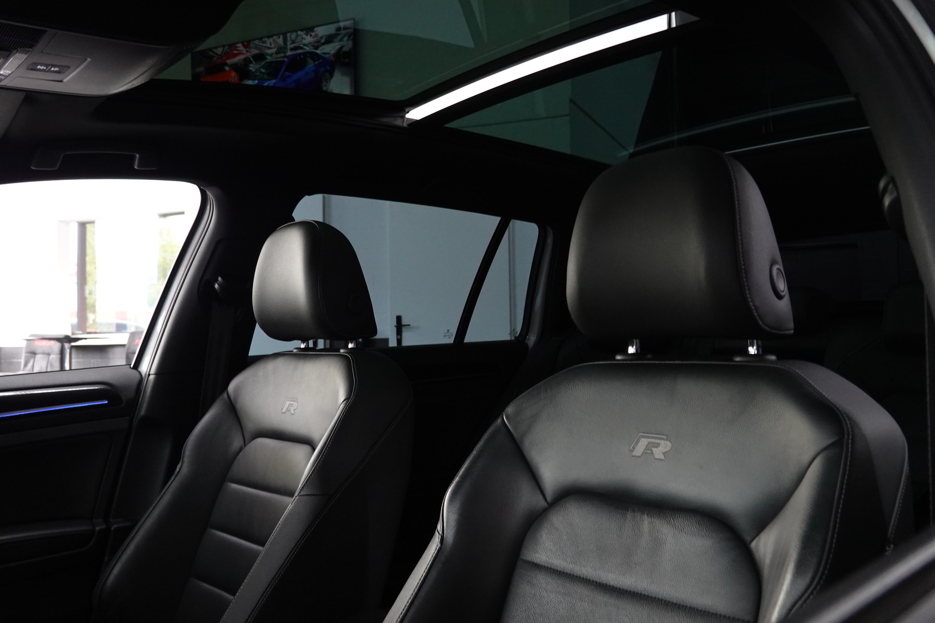 VW GOLF VARIANT 2.0 TSI R 4 Motion DSG CH-FZ ON TOP-image-28
