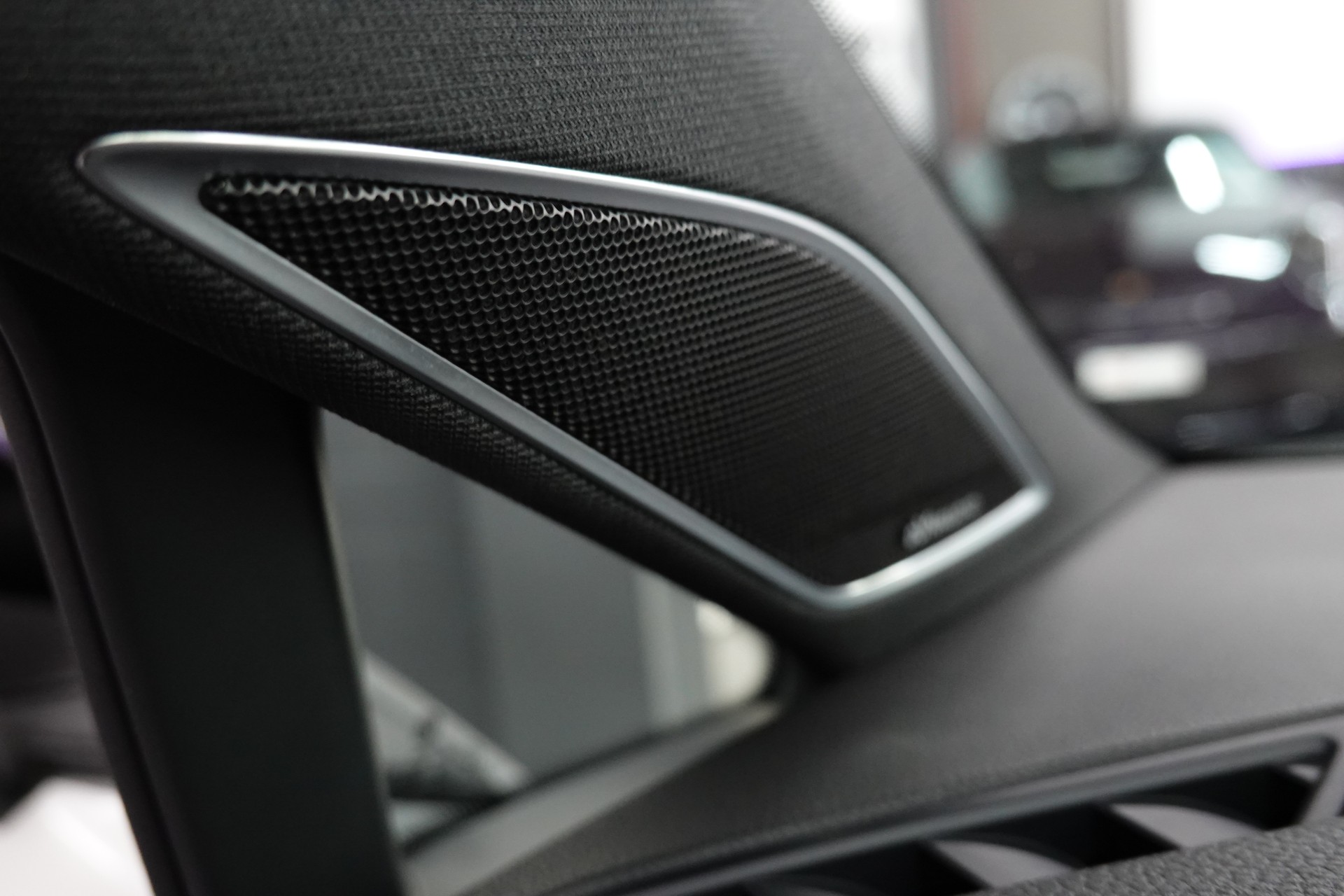VW GOLF VARIANT 2.0 TSI R 4 Motion DSG CH-FZ ON TOP-image-24