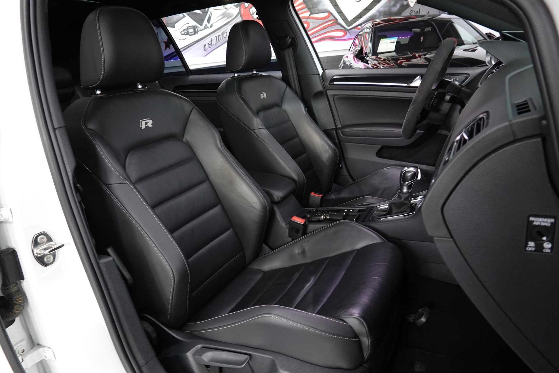VW GOLF VARIANT 2.0 TSI R 4 Motion DSG CH-FZ ON TOP-image-36