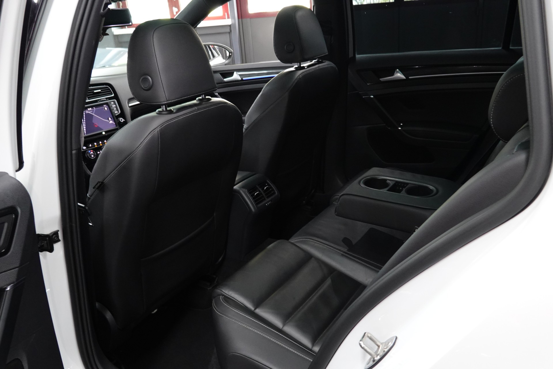 VW GOLF VARIANT 2.0 TSI R 4 Motion DSG CH-FZ ON TOP-image-29