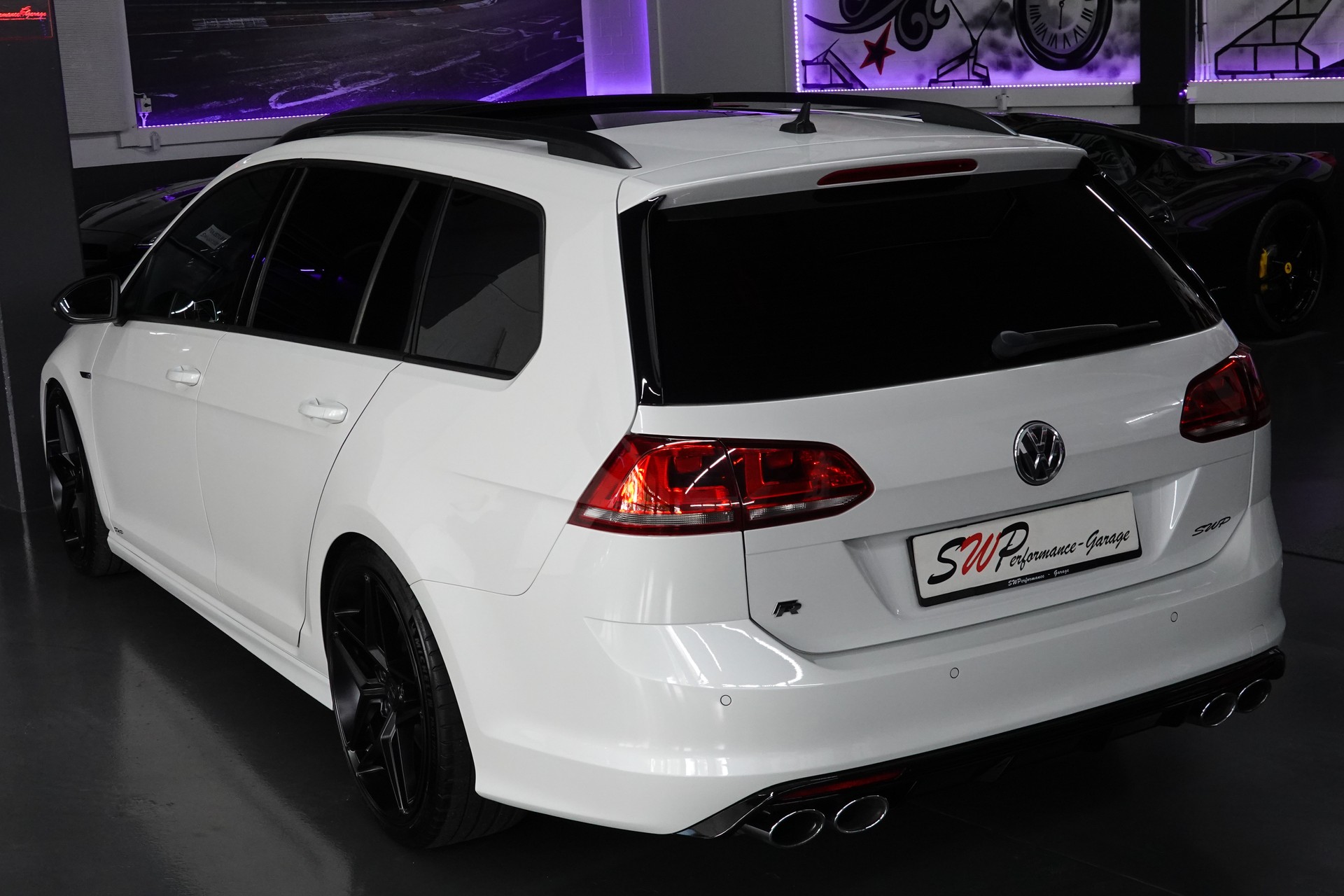 VW GOLF VARIANT 2.0 TSI R 4 Motion DSG CH-FZ ON TOP-image-9