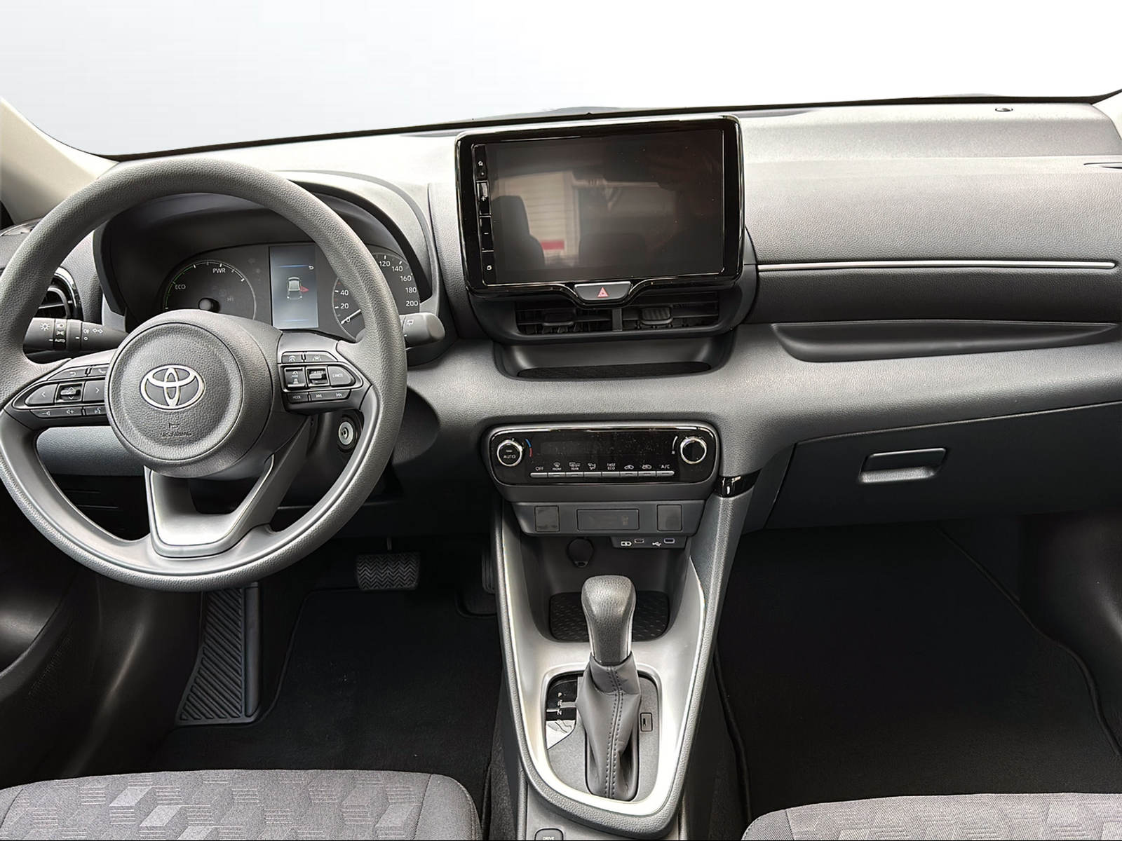 TOYOTA Yaris 1.5 Comfort e-CVT-image-7