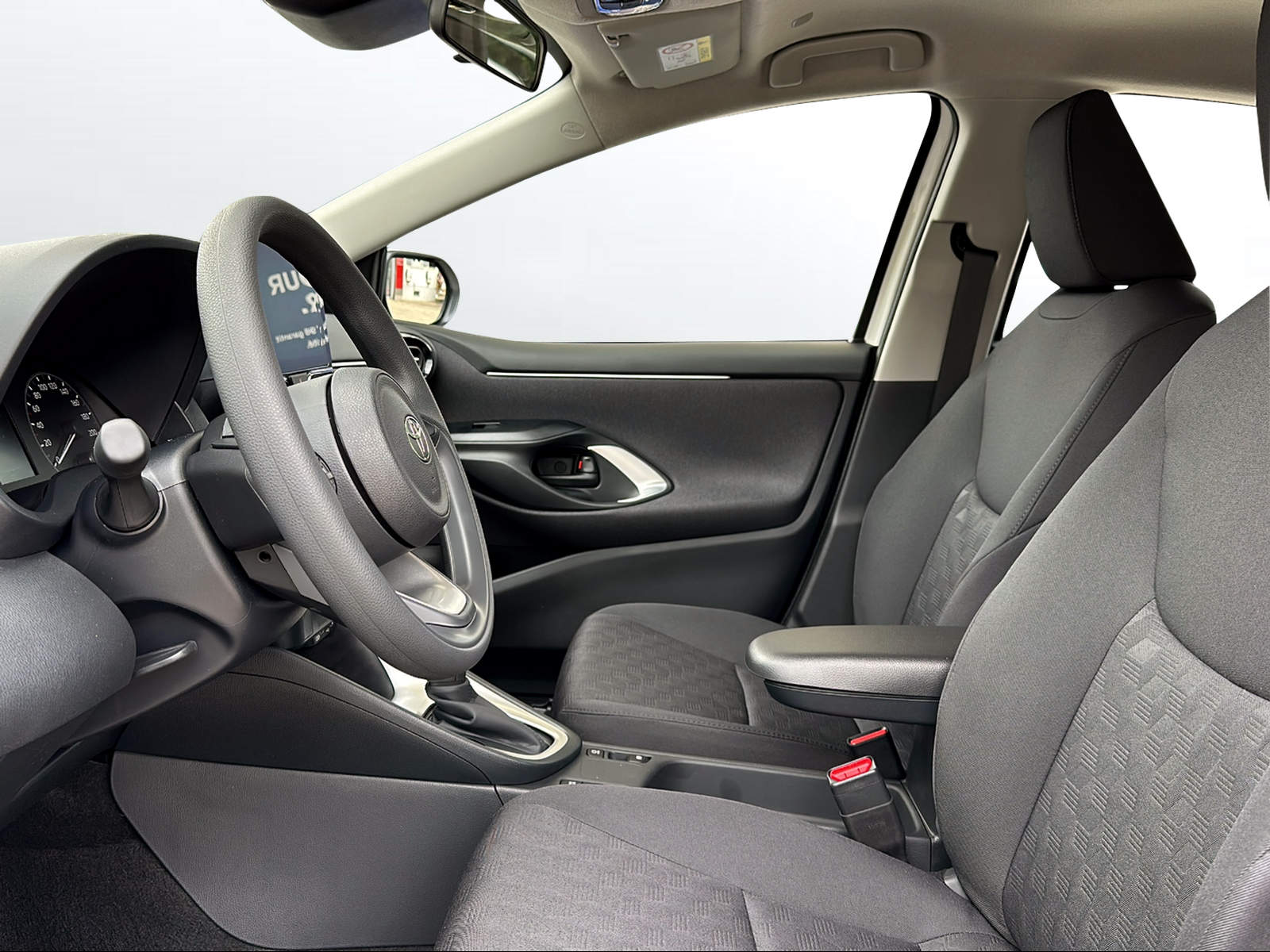 TOYOTA Yaris 1.5 Comfort e-CVT-image-6