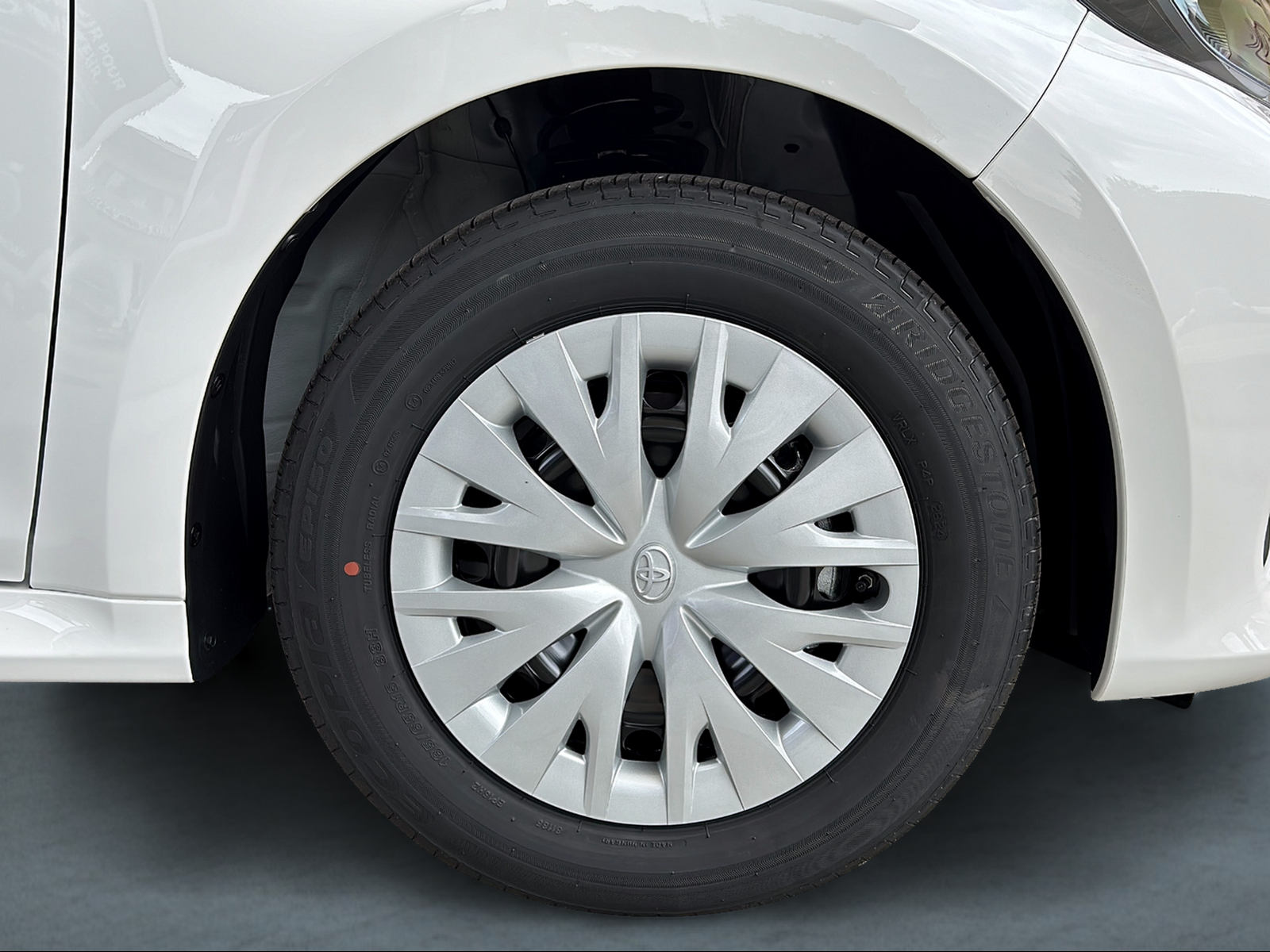 TOYOTA Yaris 1.5 Comfort e-CVT-image-4