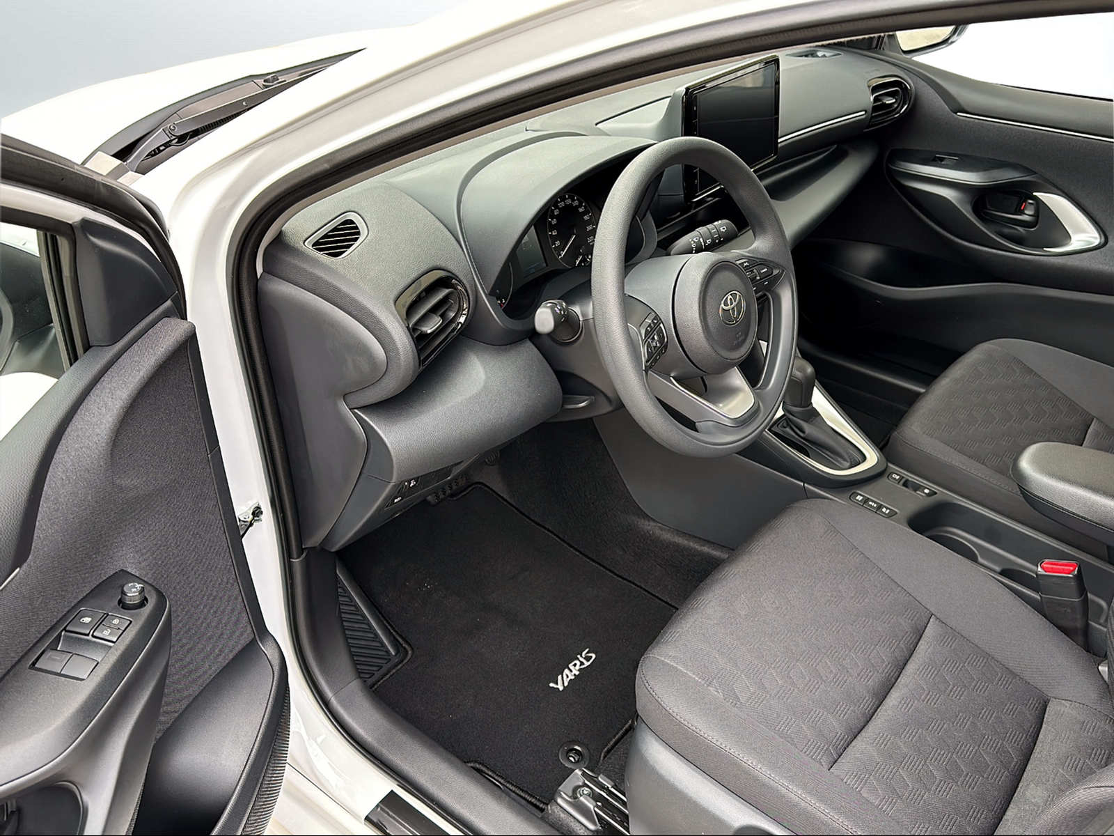 TOYOTA Yaris 1.5 Comfort e-CVT-image-5